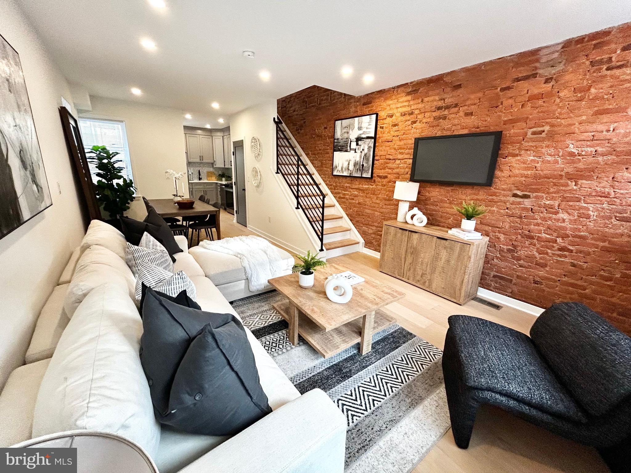 829 N BUCKNELL STREET