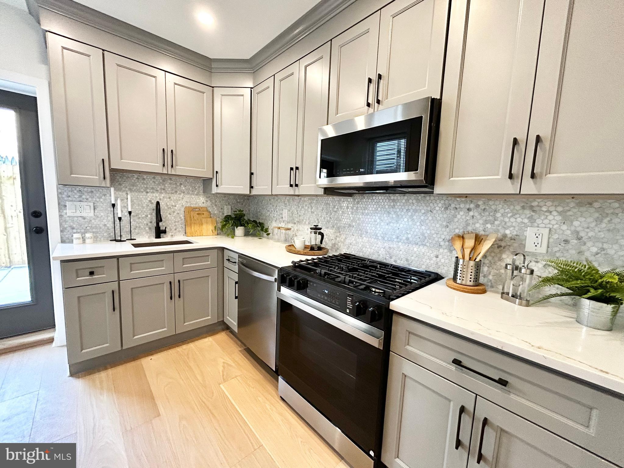 829 N BUCKNELL STREET