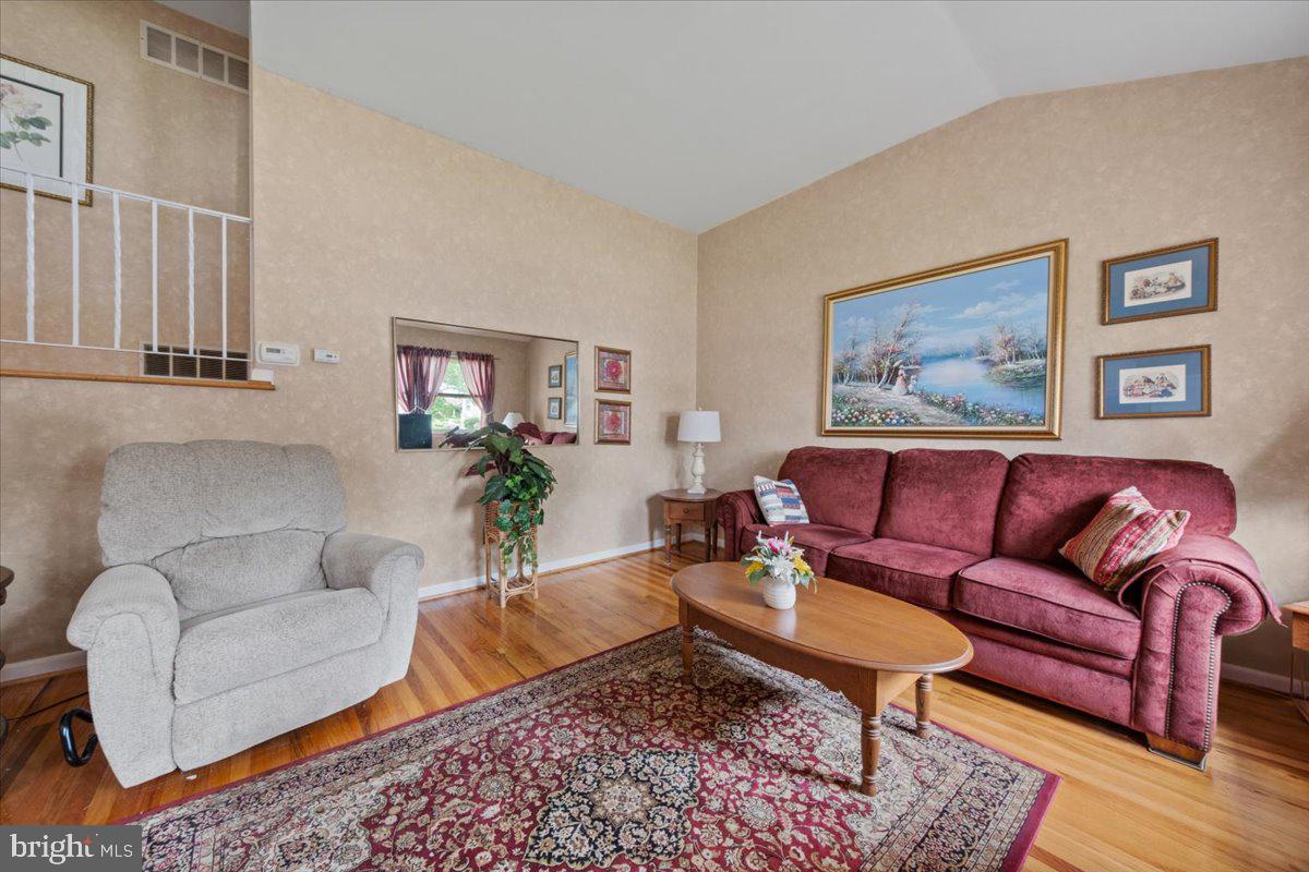 29 E MAPLE AVENUE