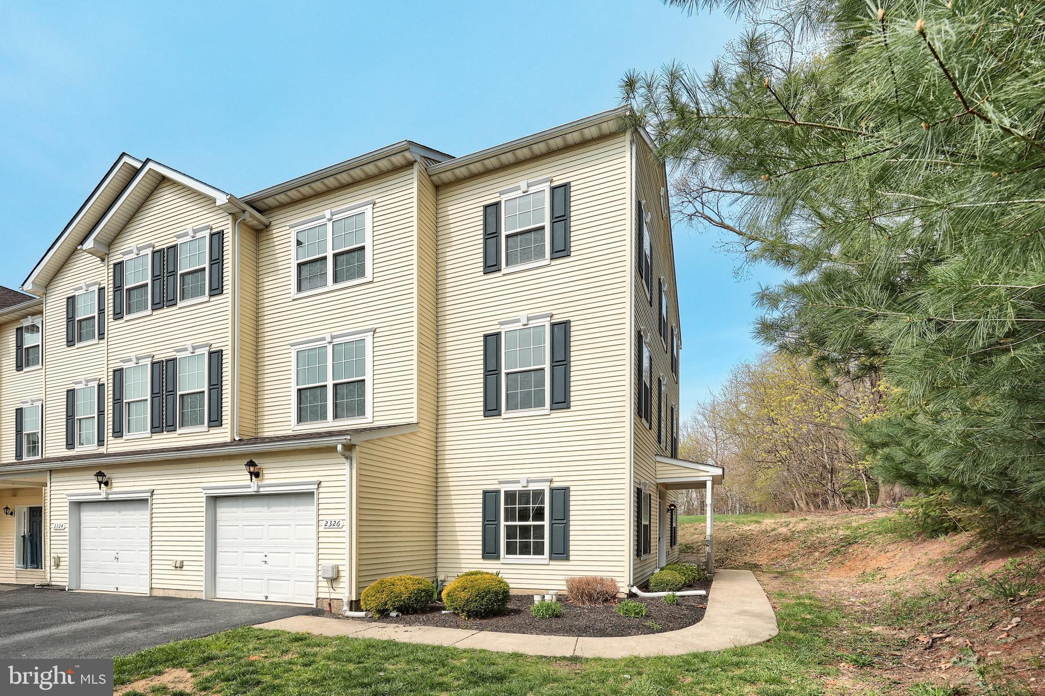 WOODCREST HILLS - Residential