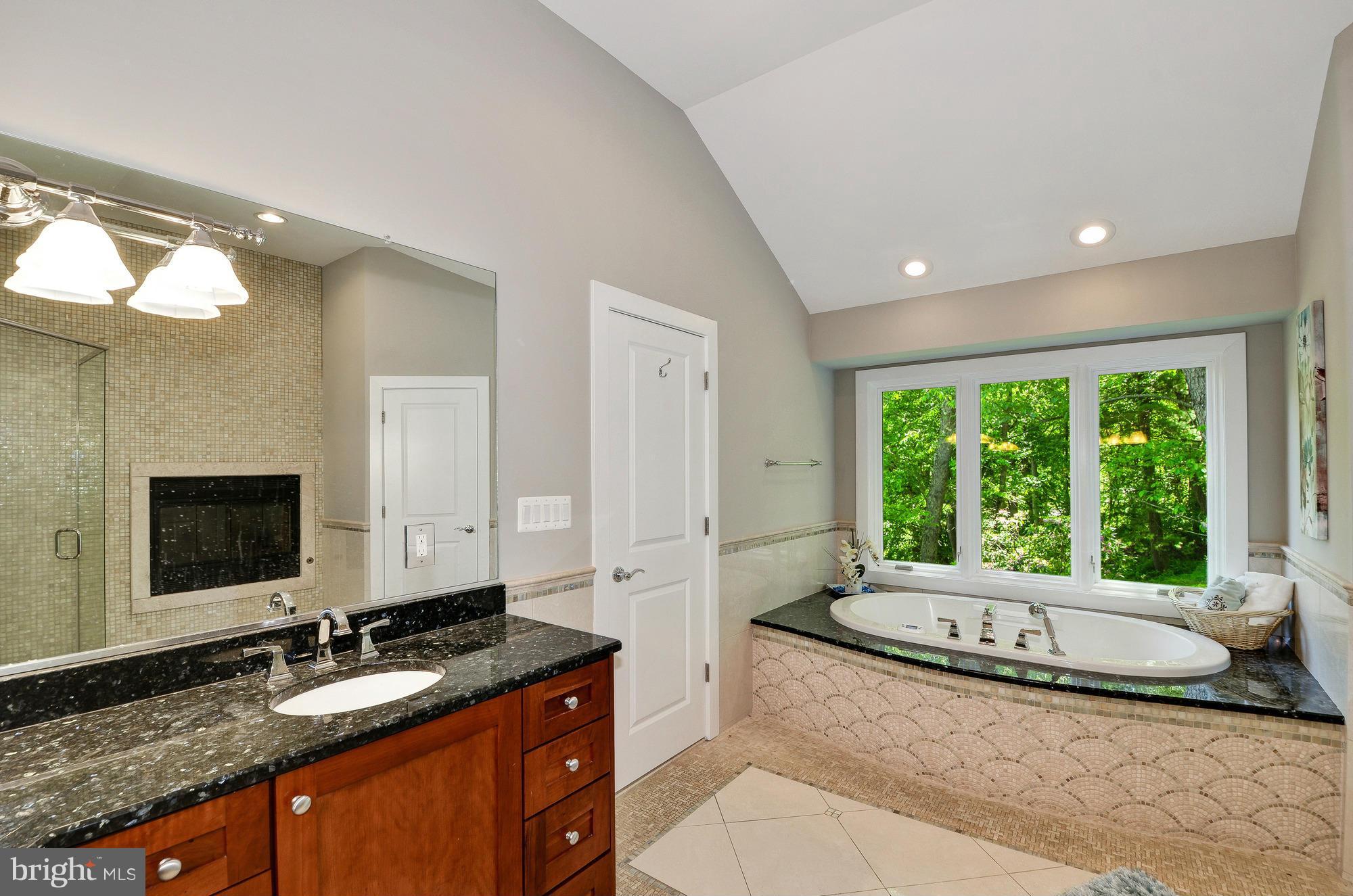 SADDLE RIDGE - Residential