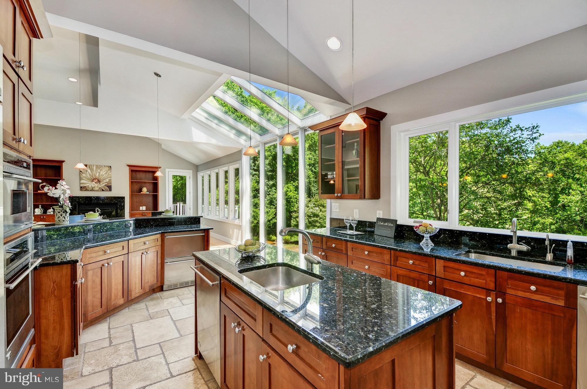 SADDLE RIDGE - Residential