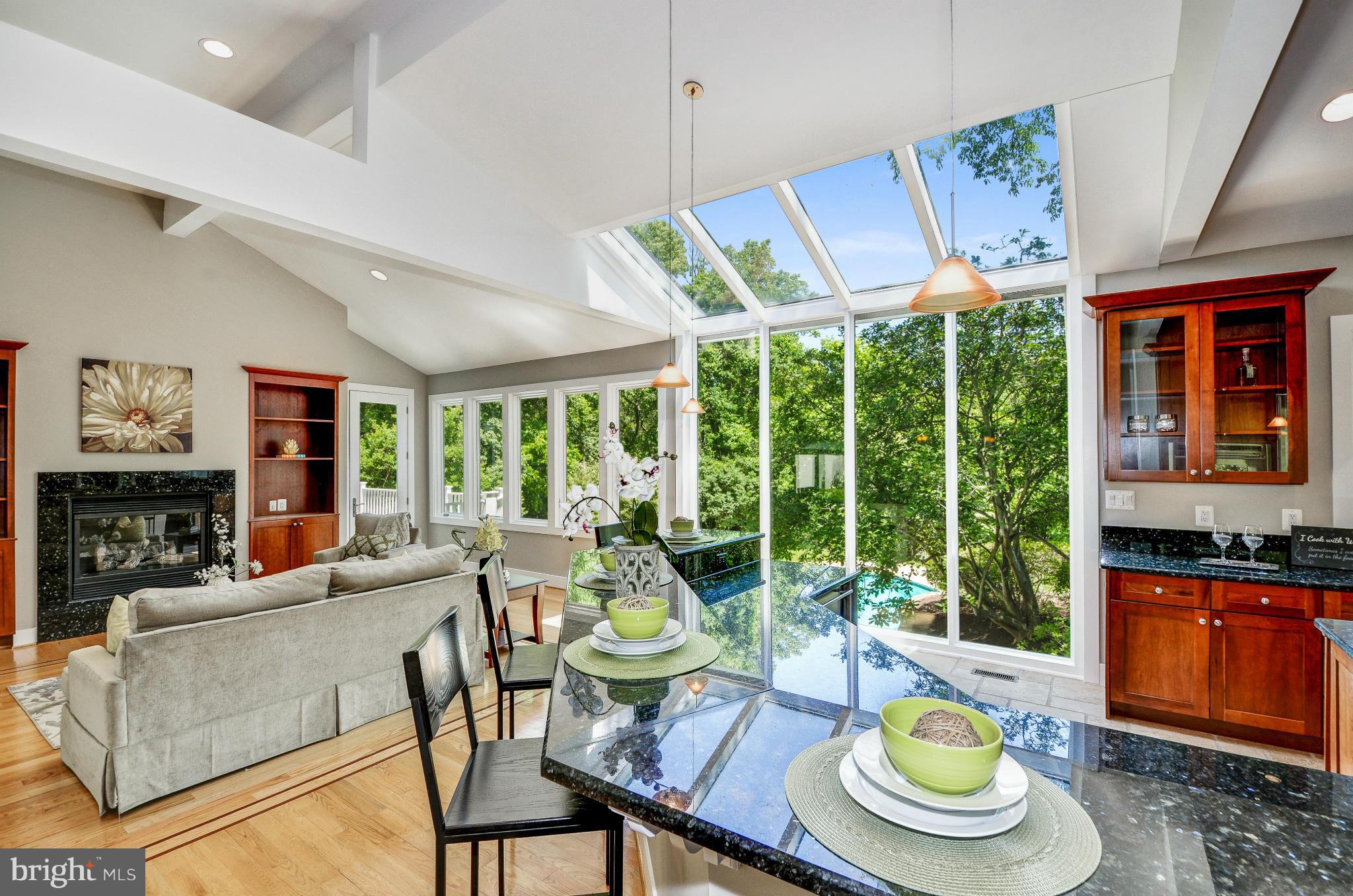 SADDLE RIDGE - Residential