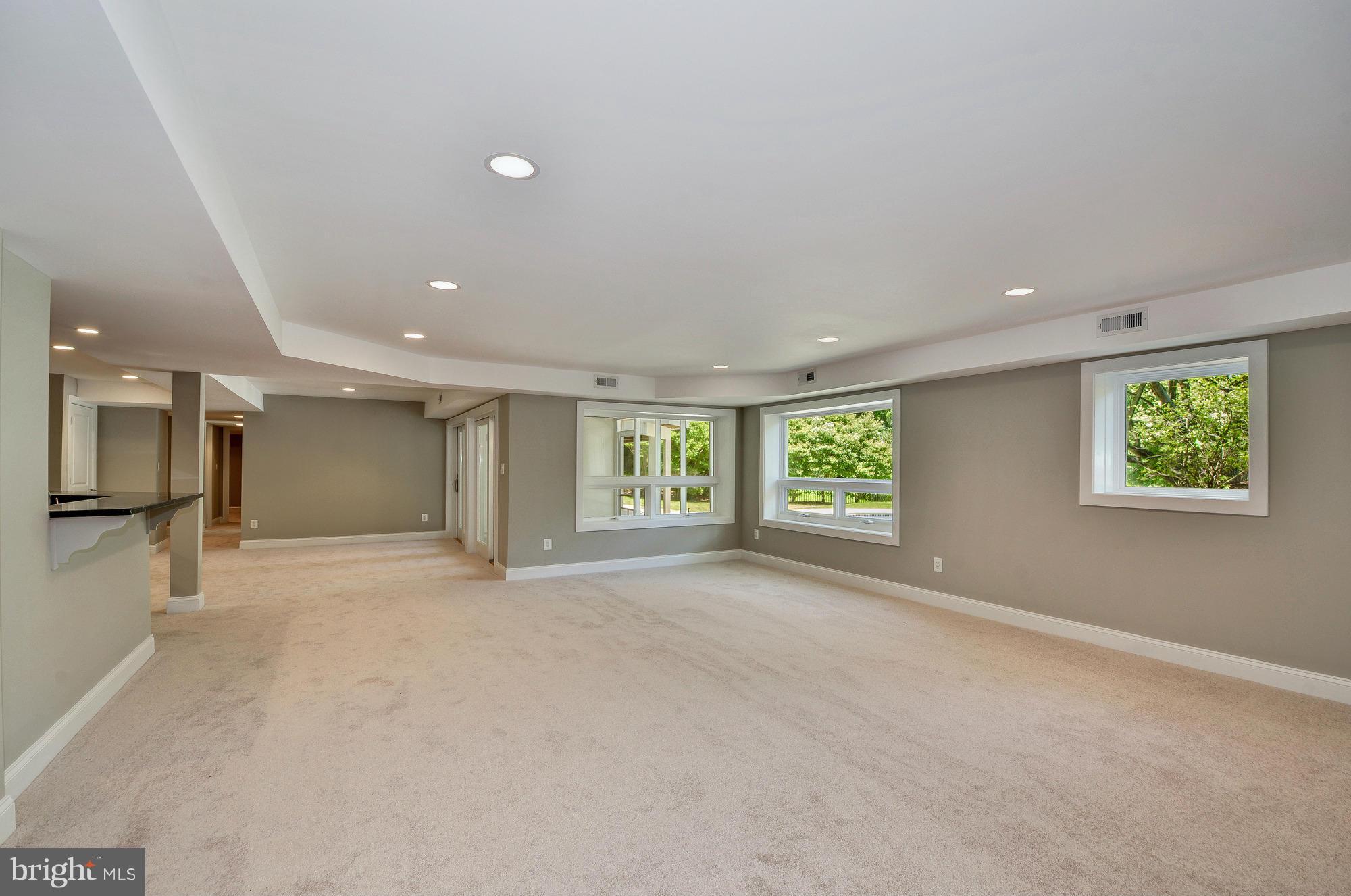 SADDLE RIDGE - Residential