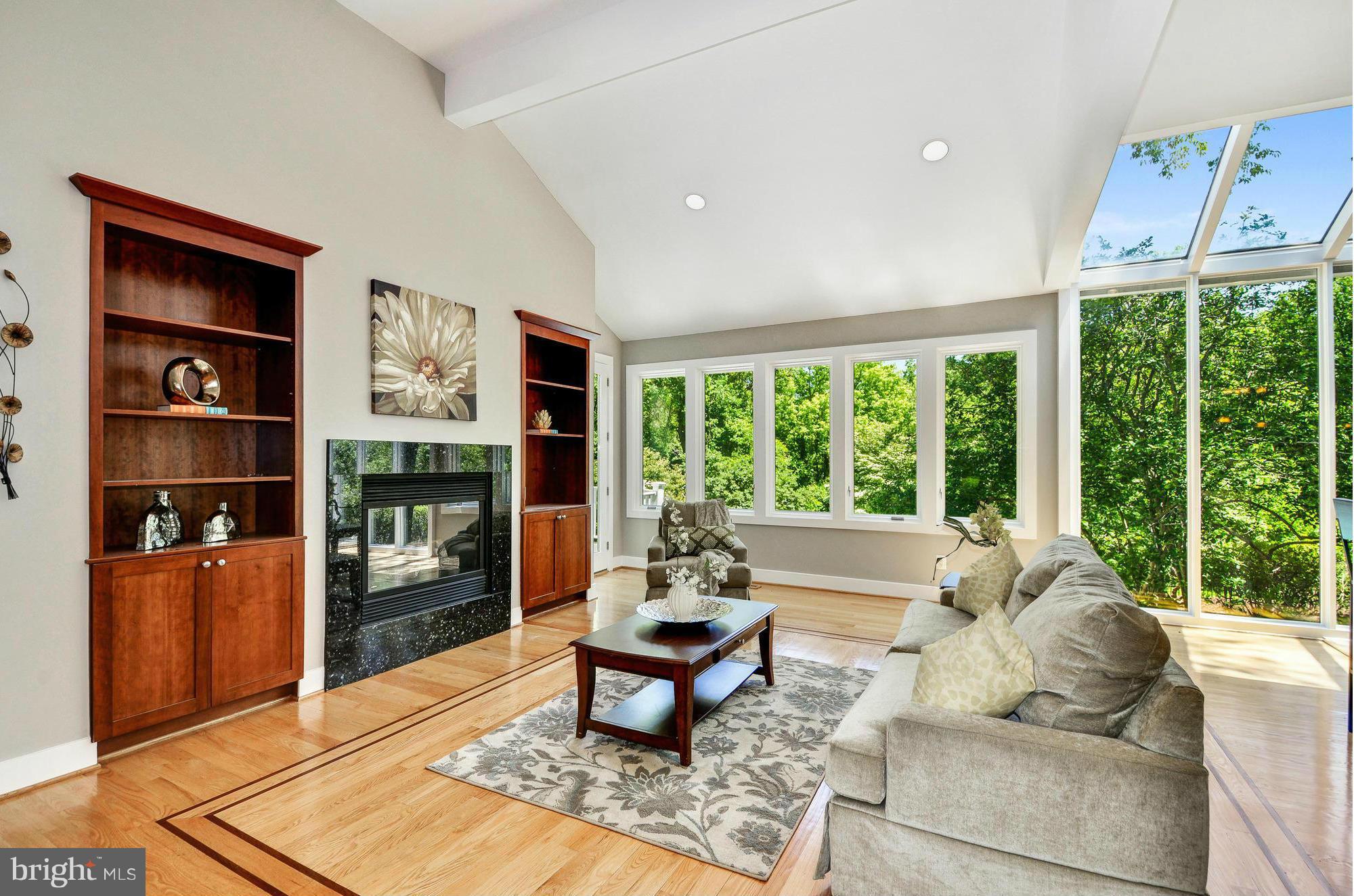 SADDLE RIDGE - Residential