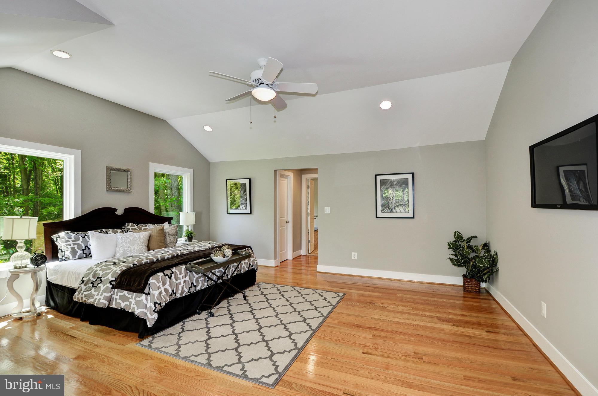 SADDLE RIDGE - Residential