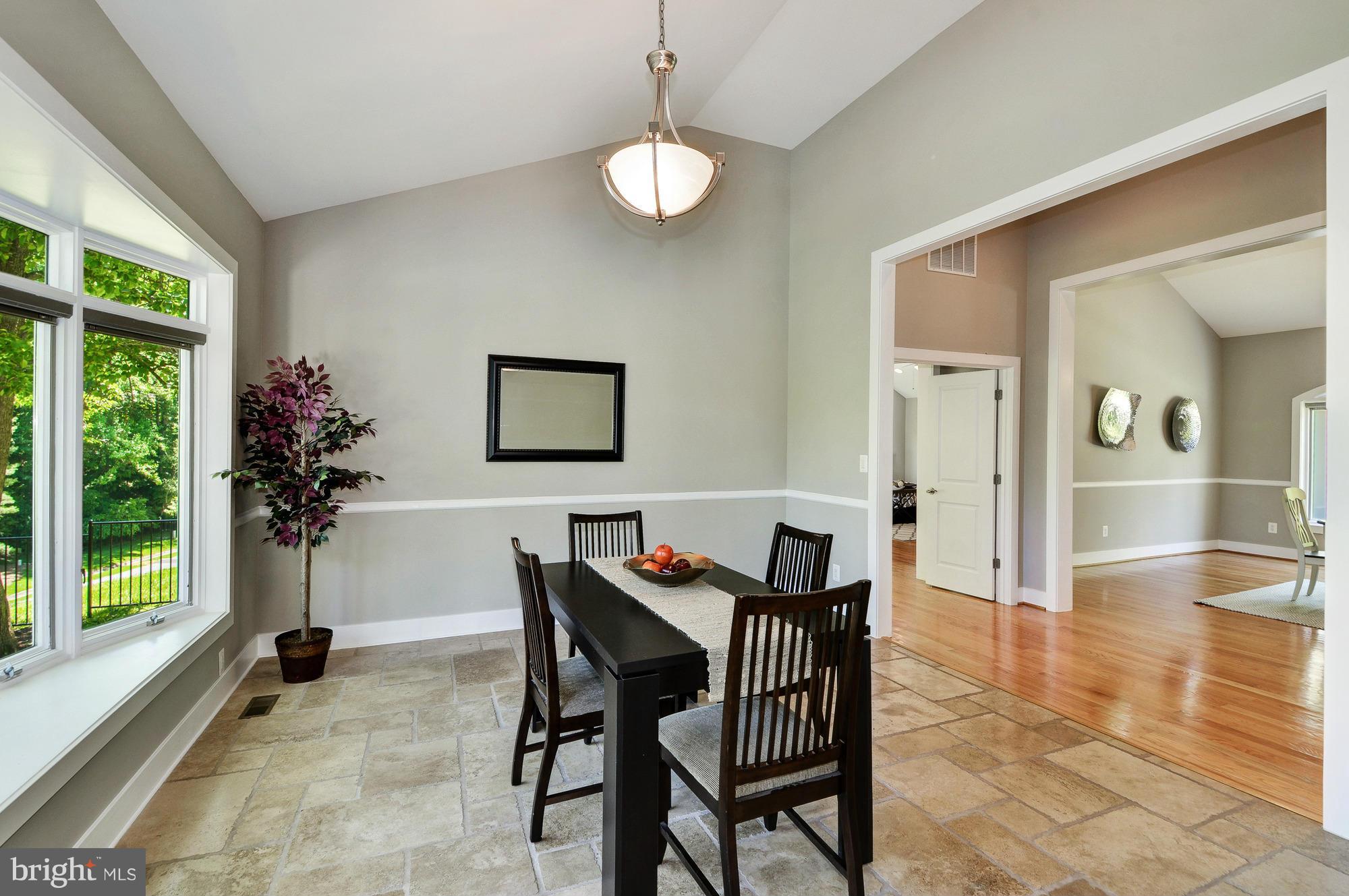 SADDLE RIDGE - Residential