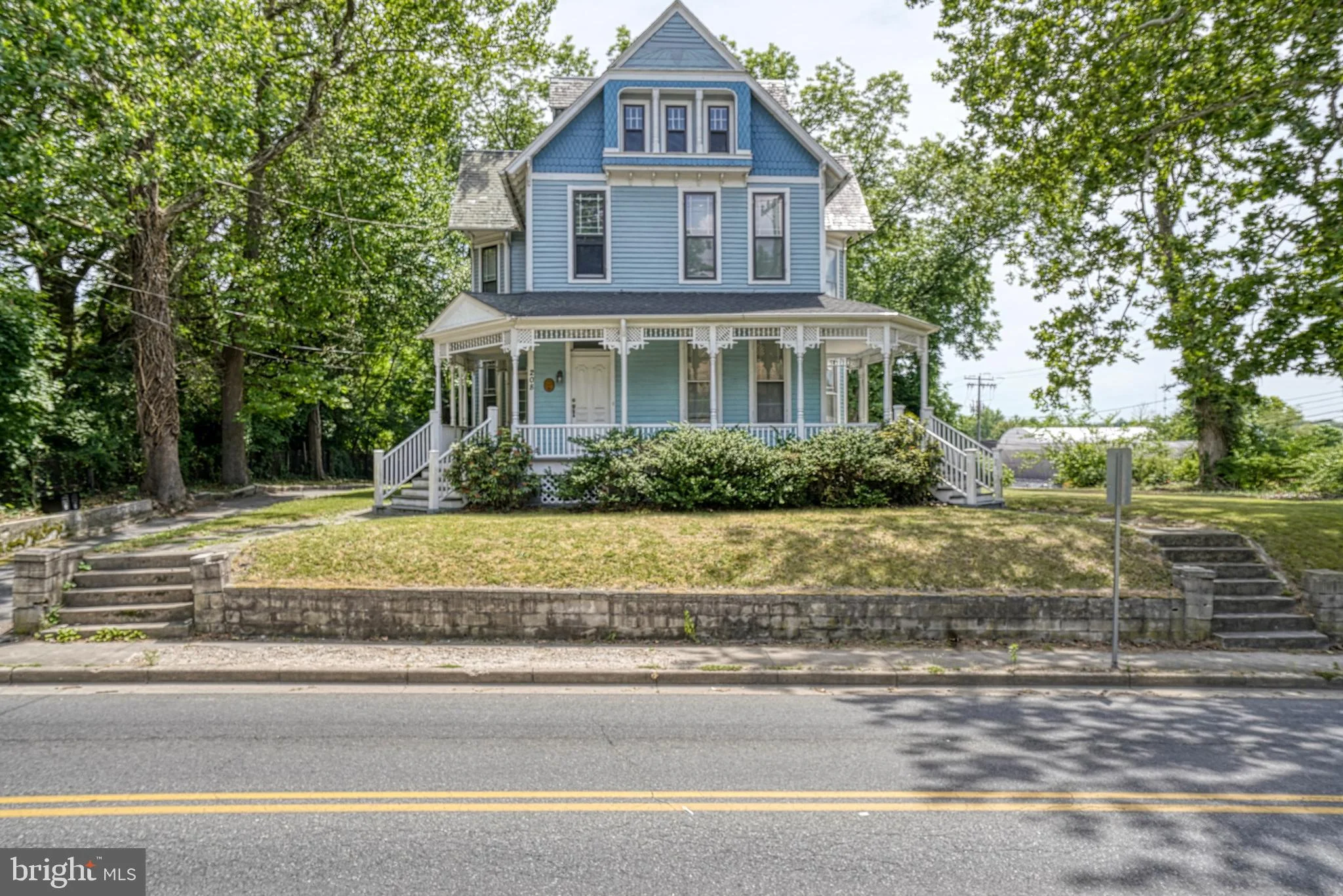 208 W Isabella Street