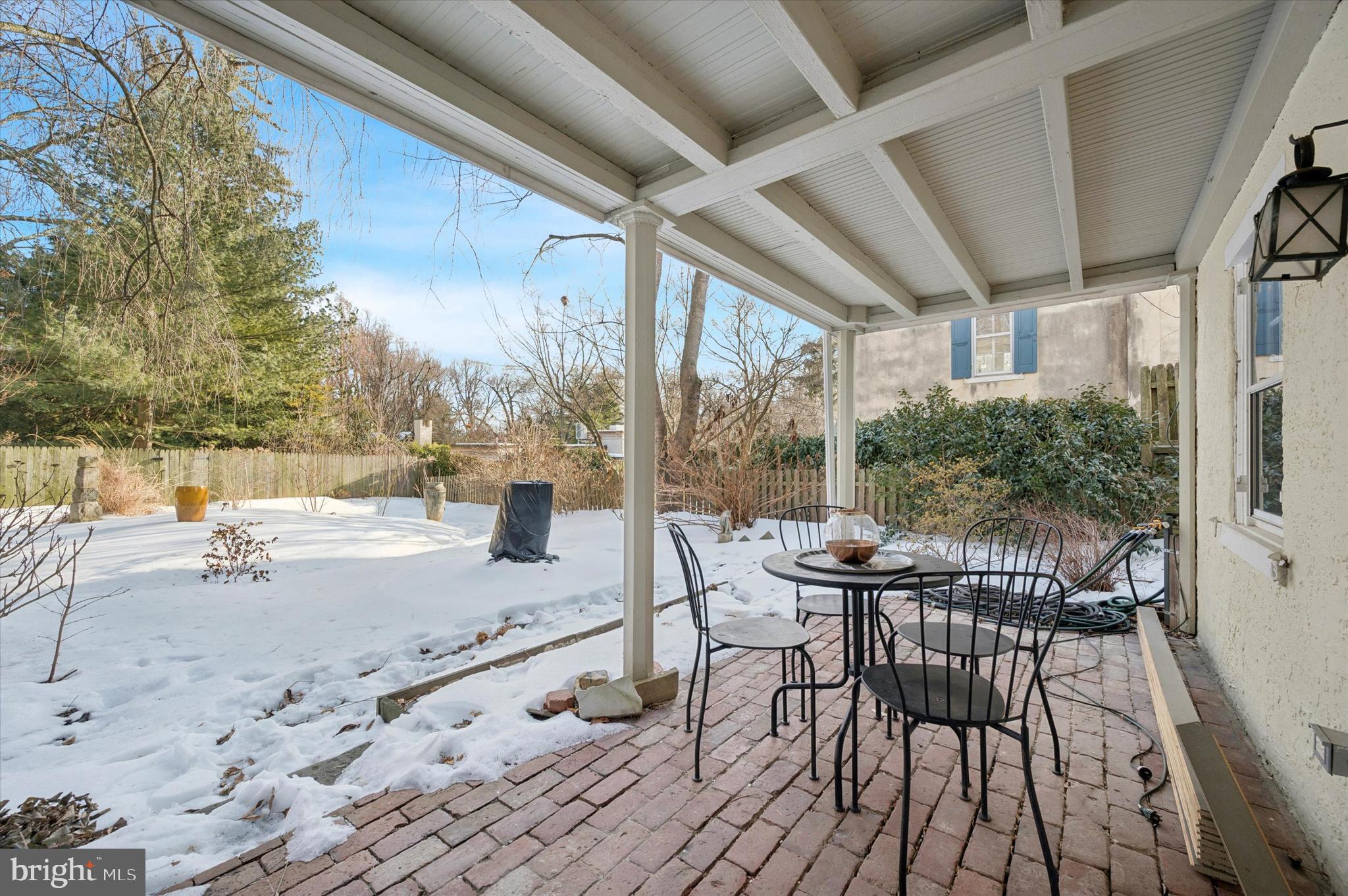 CHESTNUT HILL - Residential