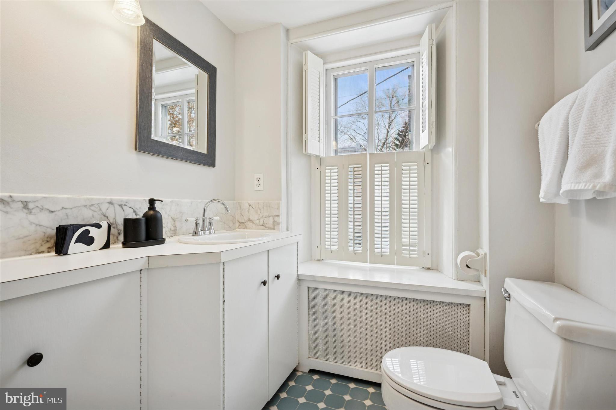 CHESTNUT HILL - Residential