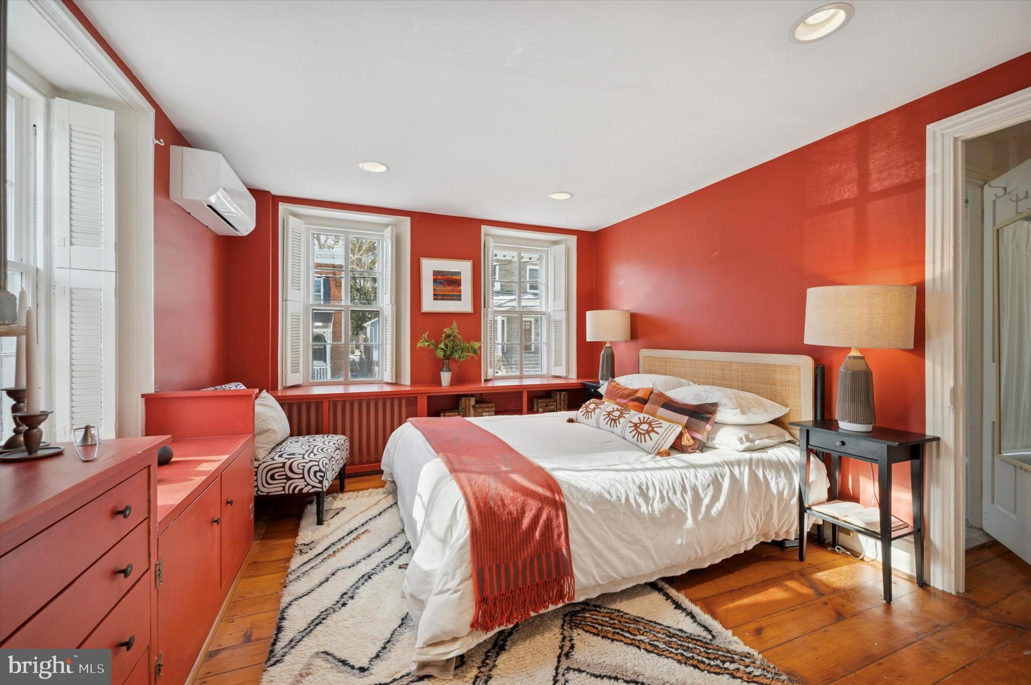 CHESTNUT HILL - Residential