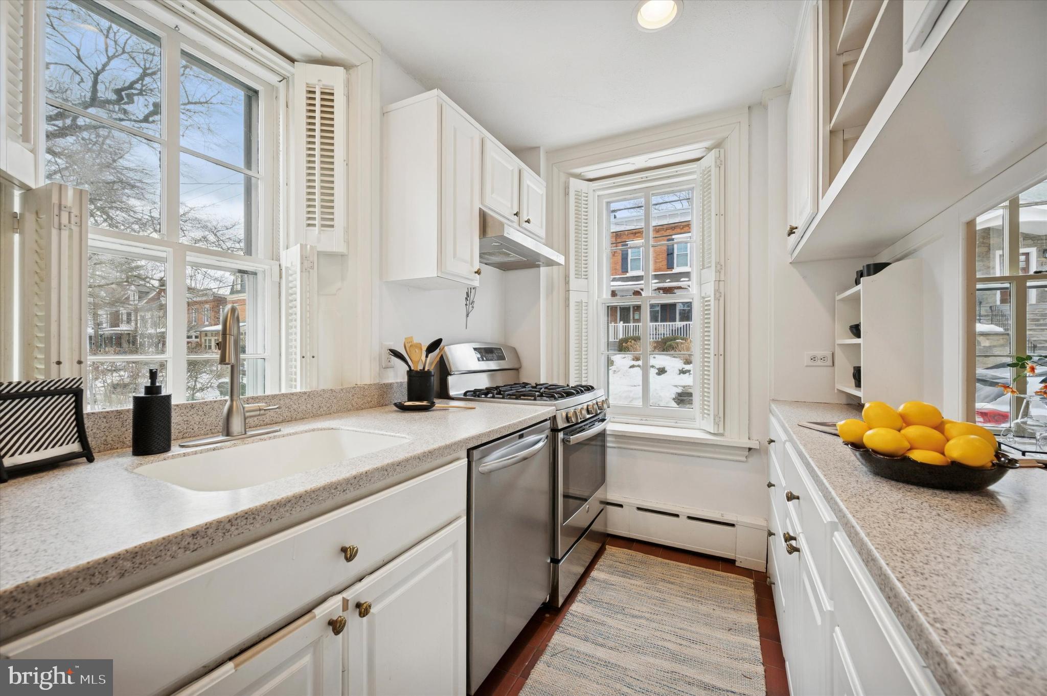 CHESTNUT HILL - Residential