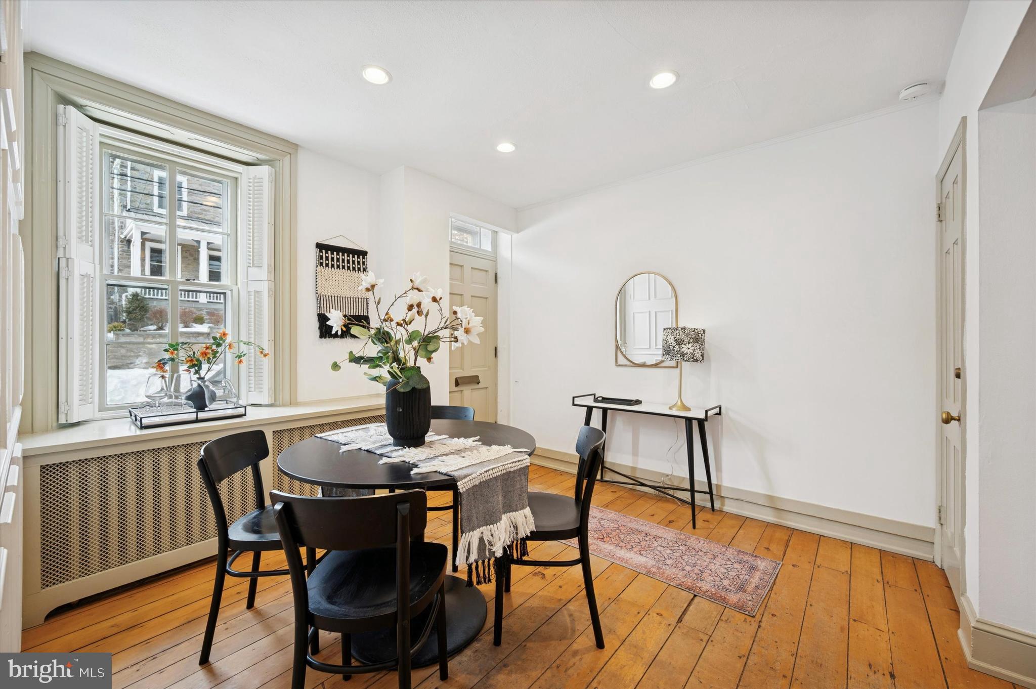 CHESTNUT HILL - Residential