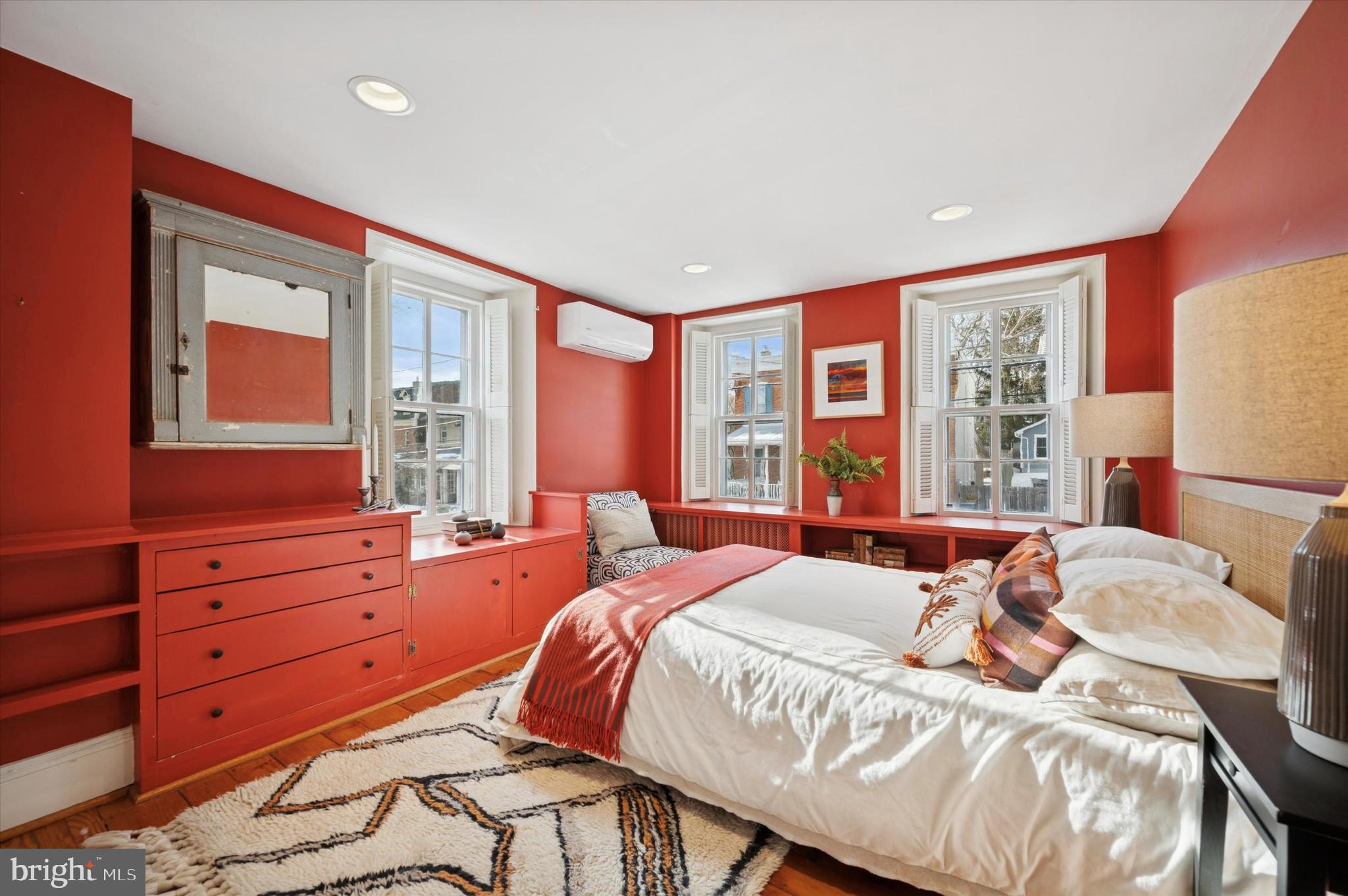 CHESTNUT HILL - Residential