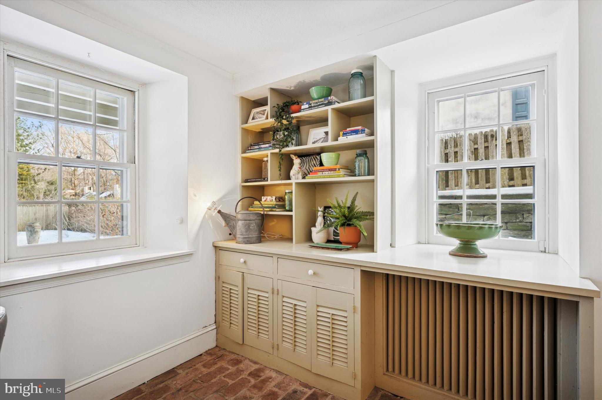 CHESTNUT HILL - Residential