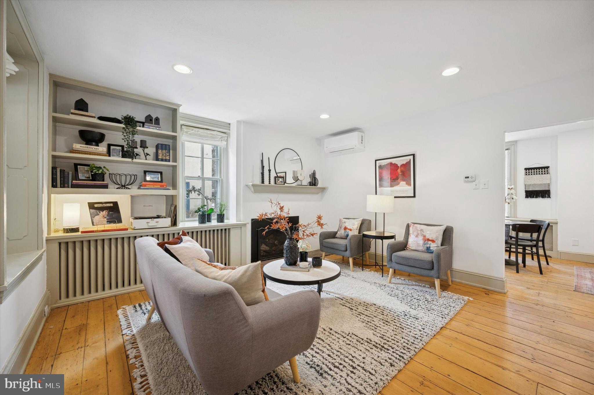 CHESTNUT HILL - Residential