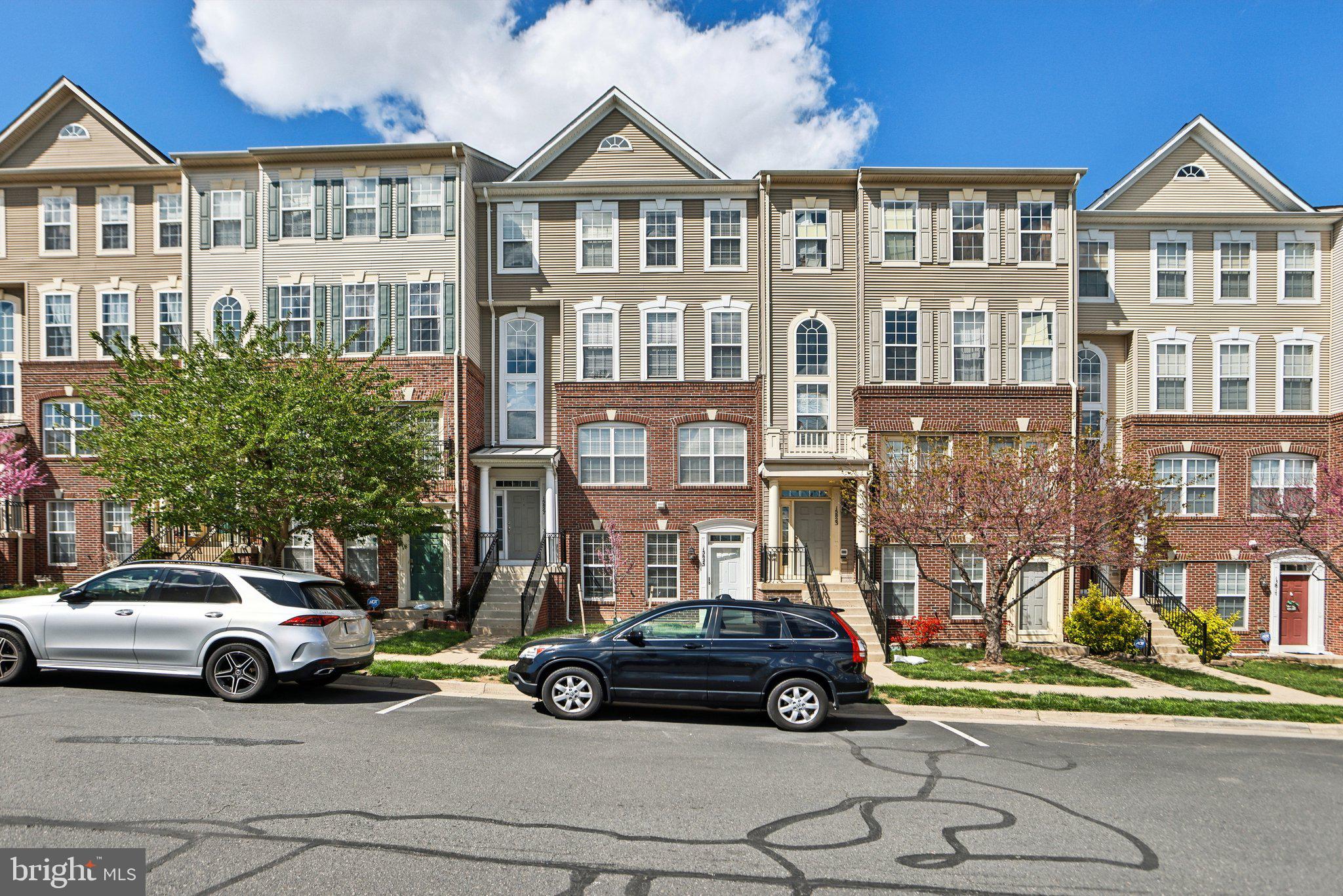 POWELLS RUN VILLAGE COND - Residential