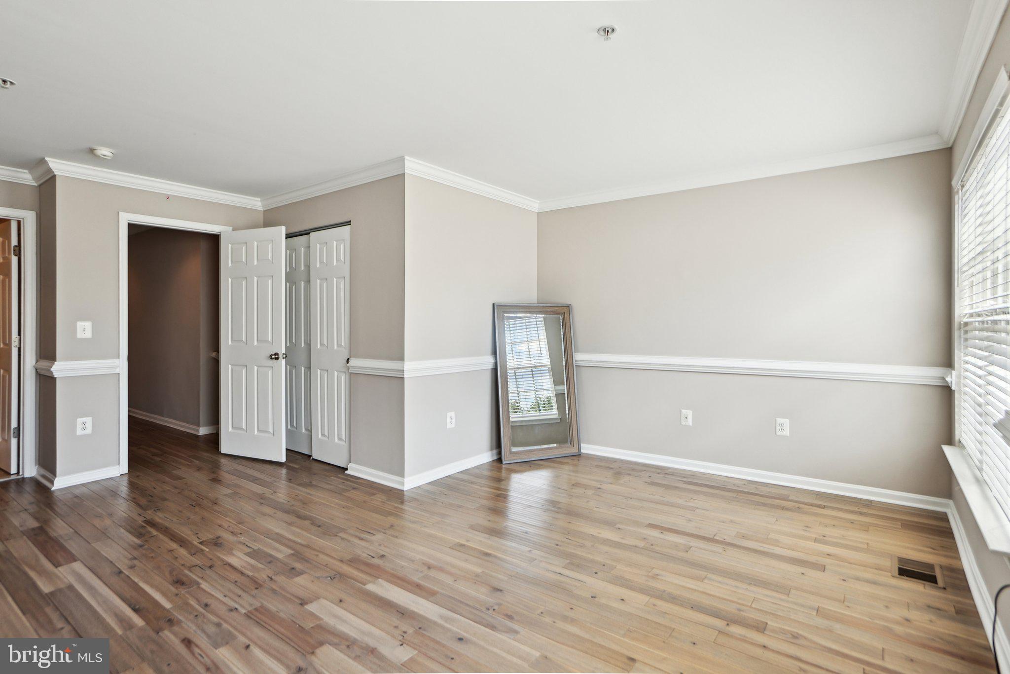 POWELLS RUN VILLAGE COND - Residential