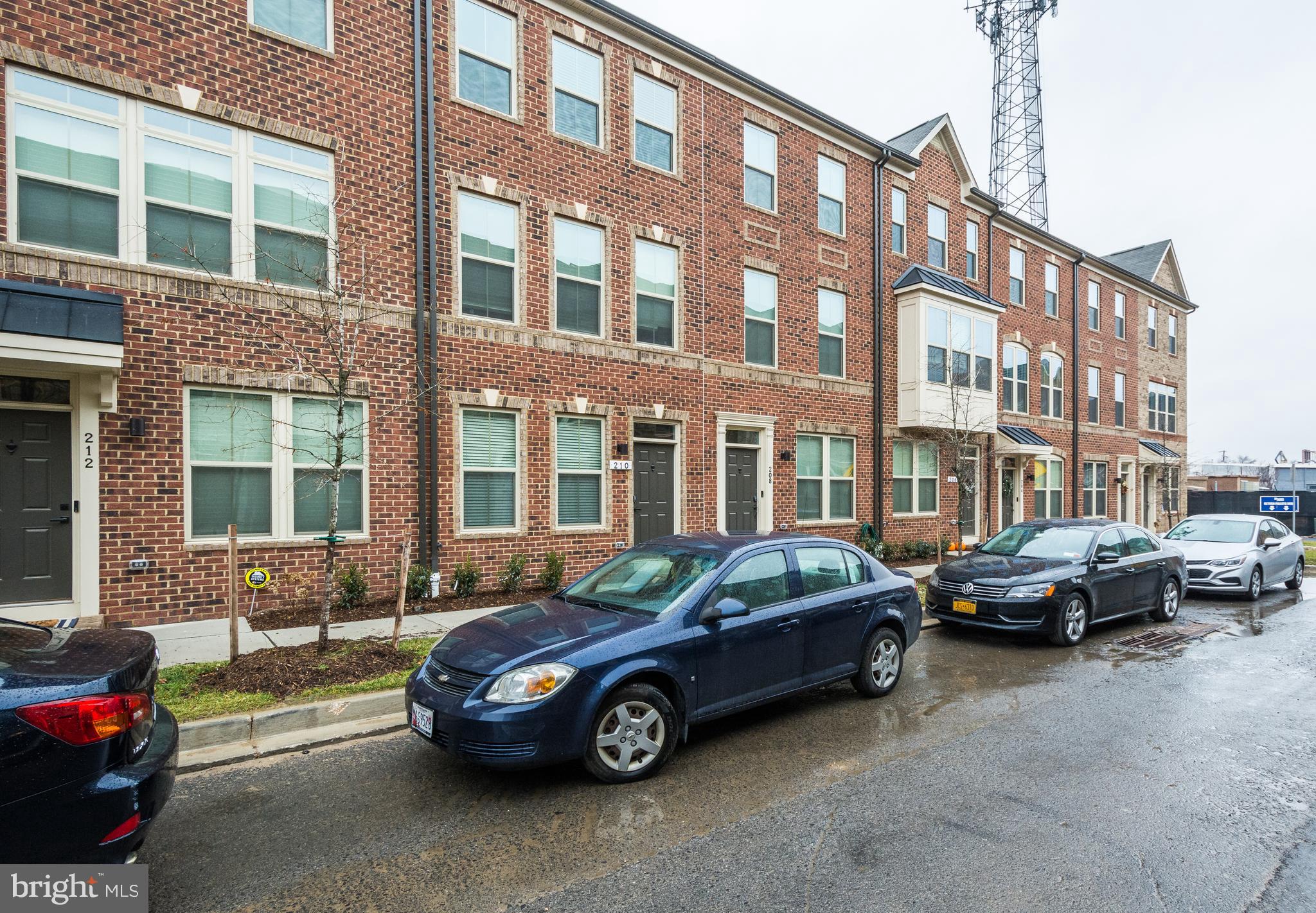 OLDHAM CROSSING - Residential Lease