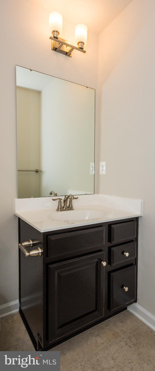 OLDHAM CROSSING - Residential Lease