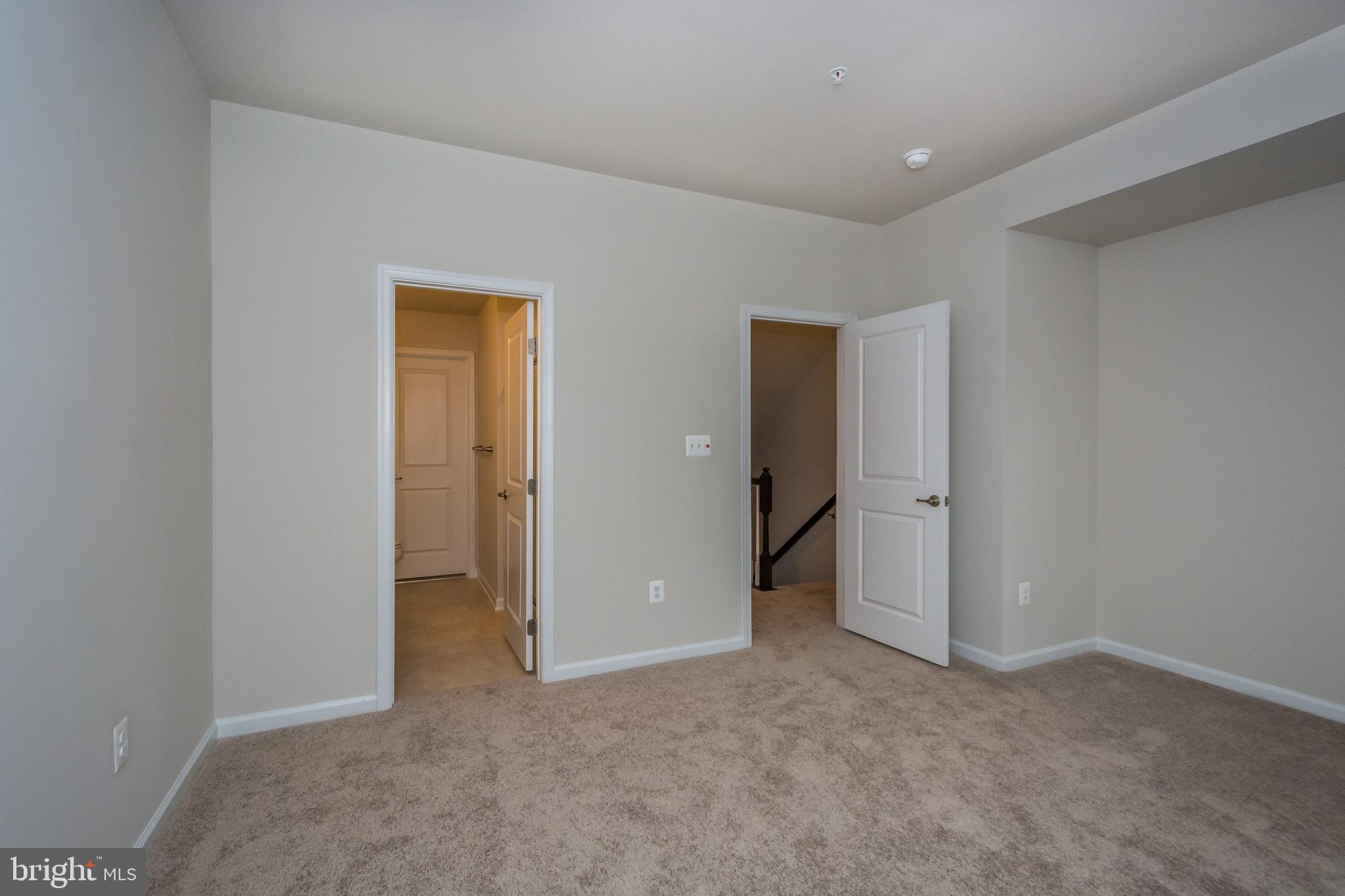 OLDHAM CROSSING - Residential Lease