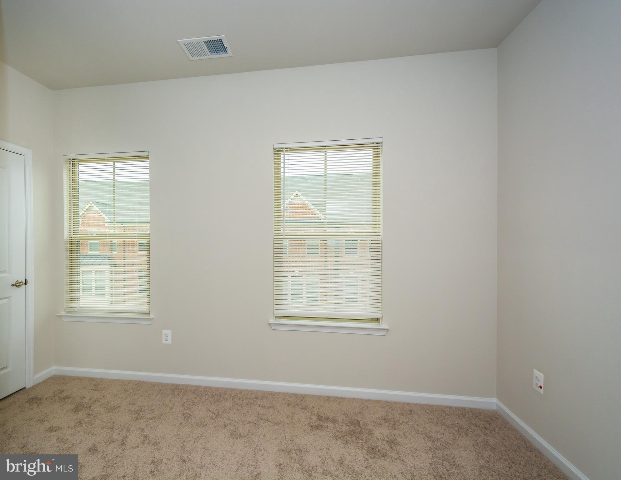 OLDHAM CROSSING - Residential Lease