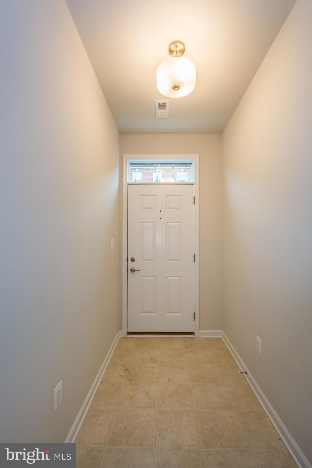 OLDHAM CROSSING - Residential Lease