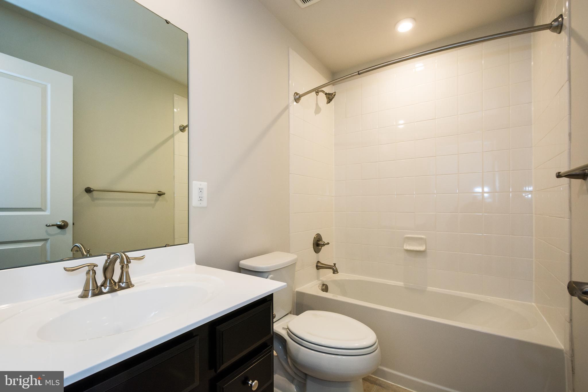 OLDHAM CROSSING - Residential Lease