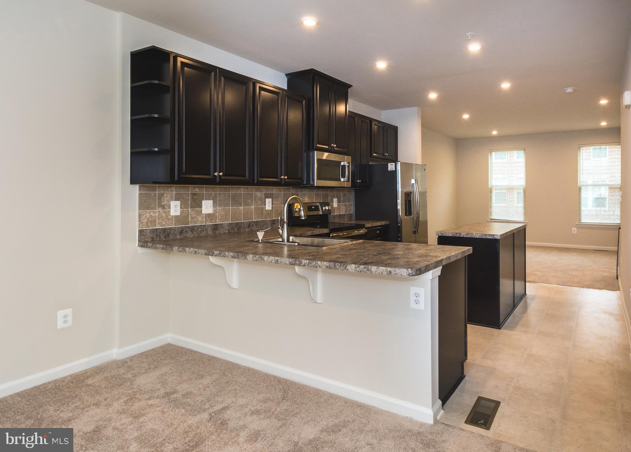 OLDHAM CROSSING - Residential Lease