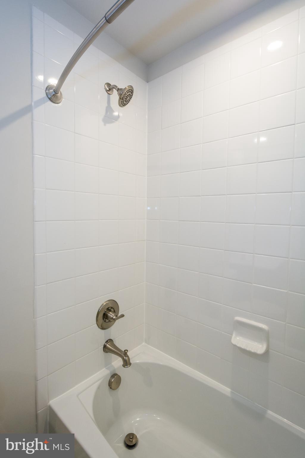 OLDHAM CROSSING - Residential Lease