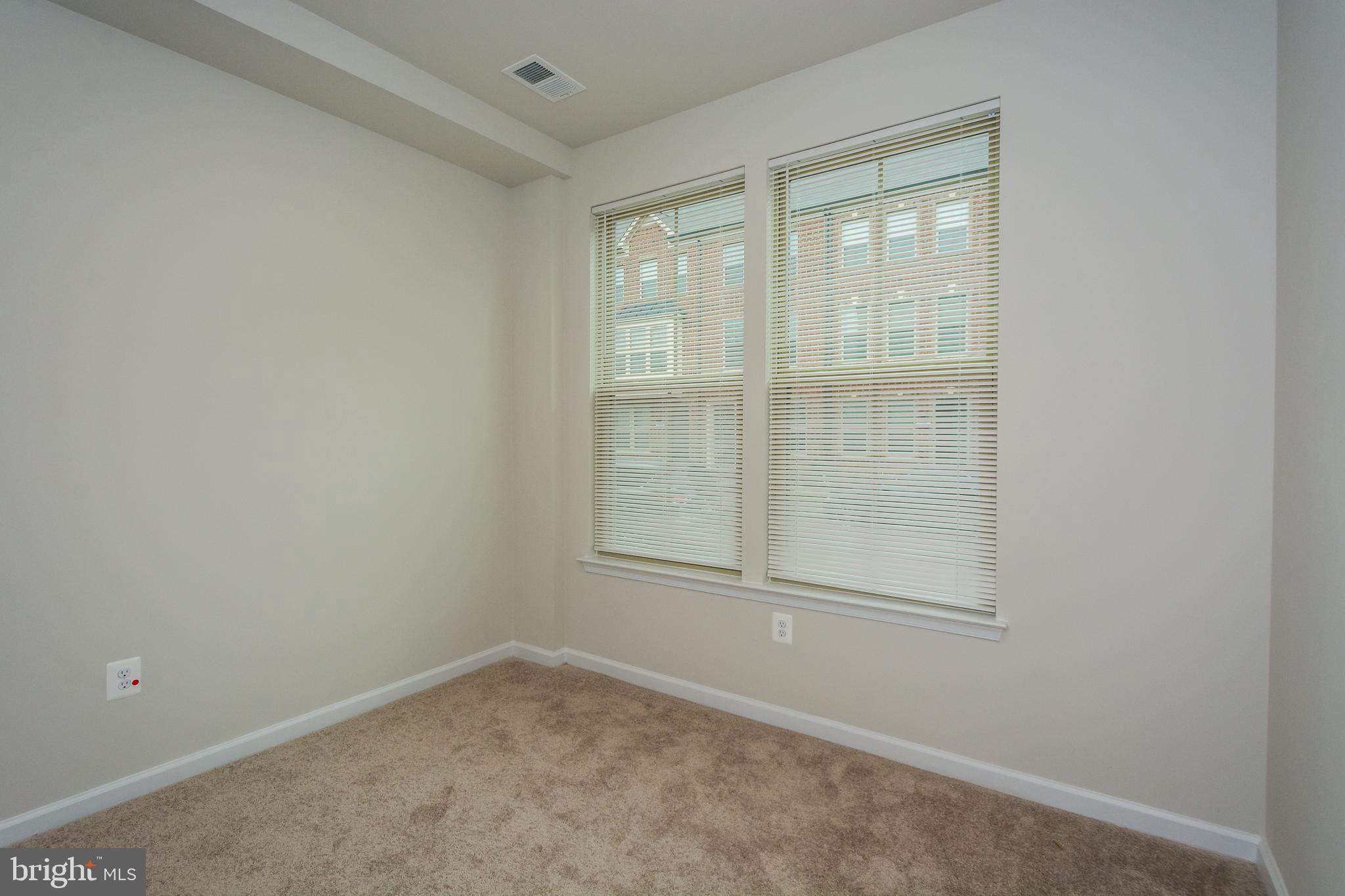 OLDHAM CROSSING - Residential Lease