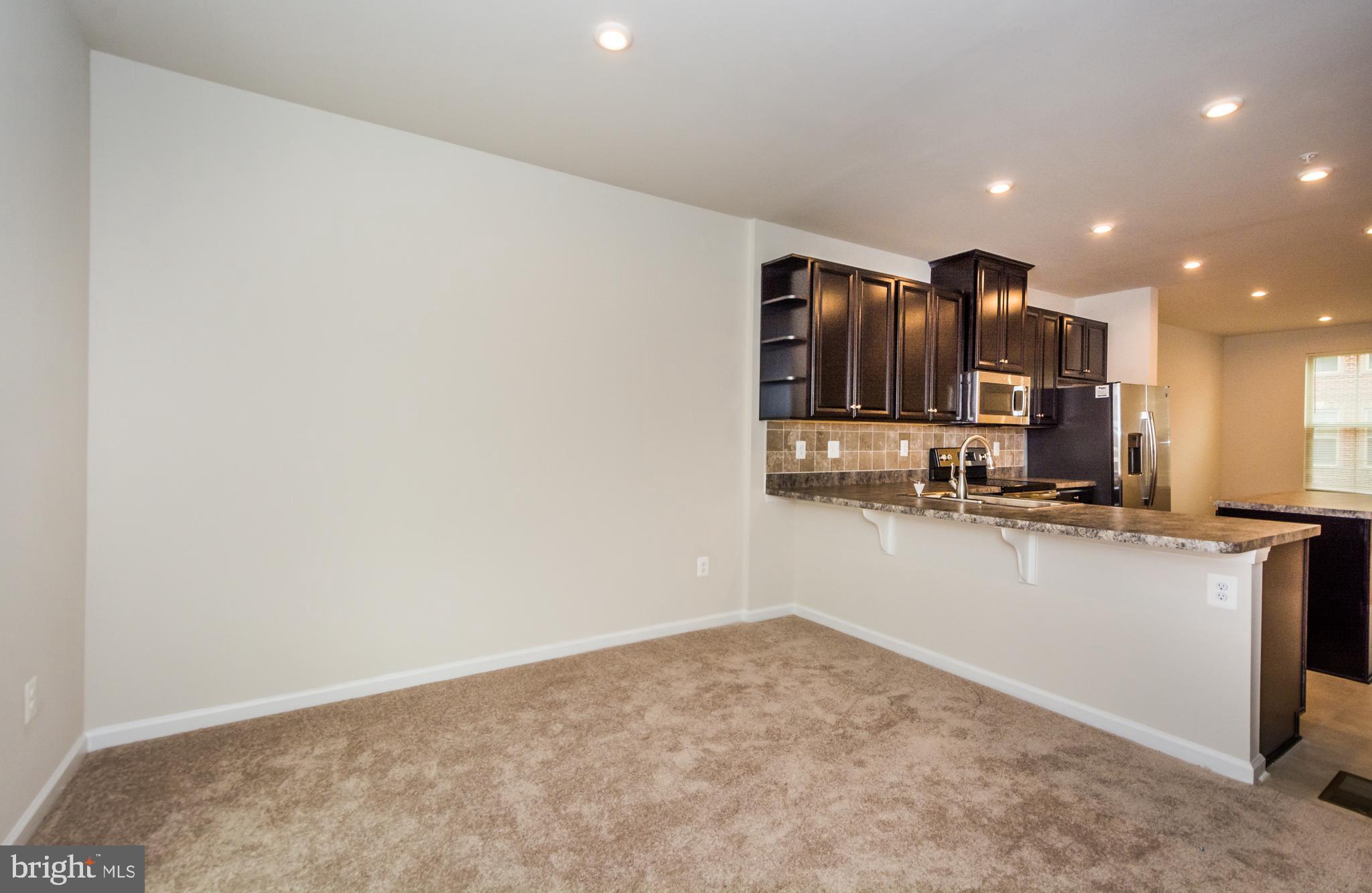 OLDHAM CROSSING - Residential Lease