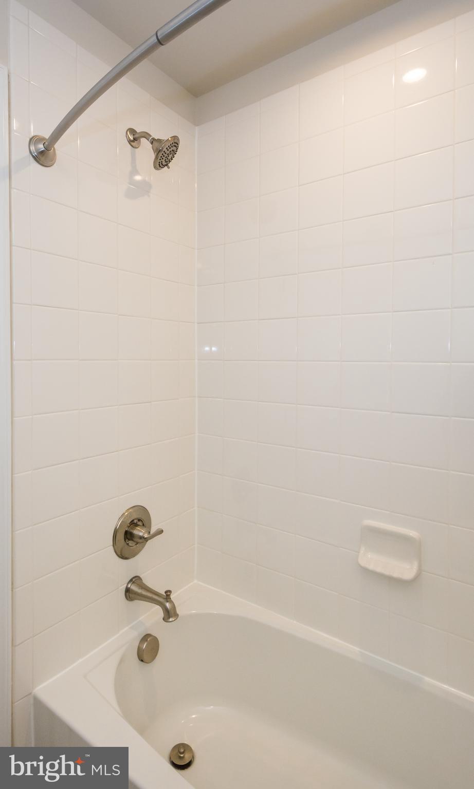 OLDHAM CROSSING - Residential Lease