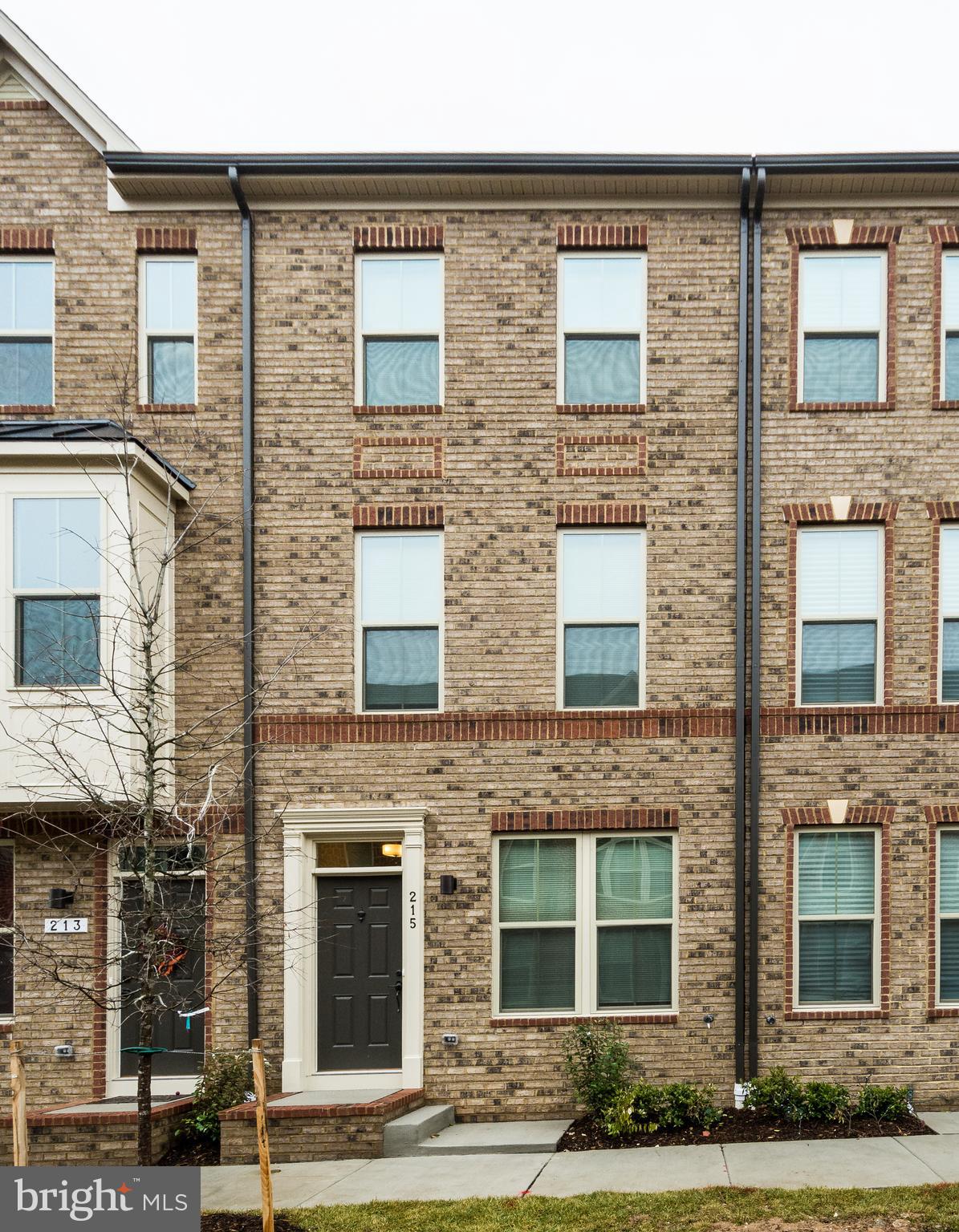 OLDHAM CROSSING - Residential Lease