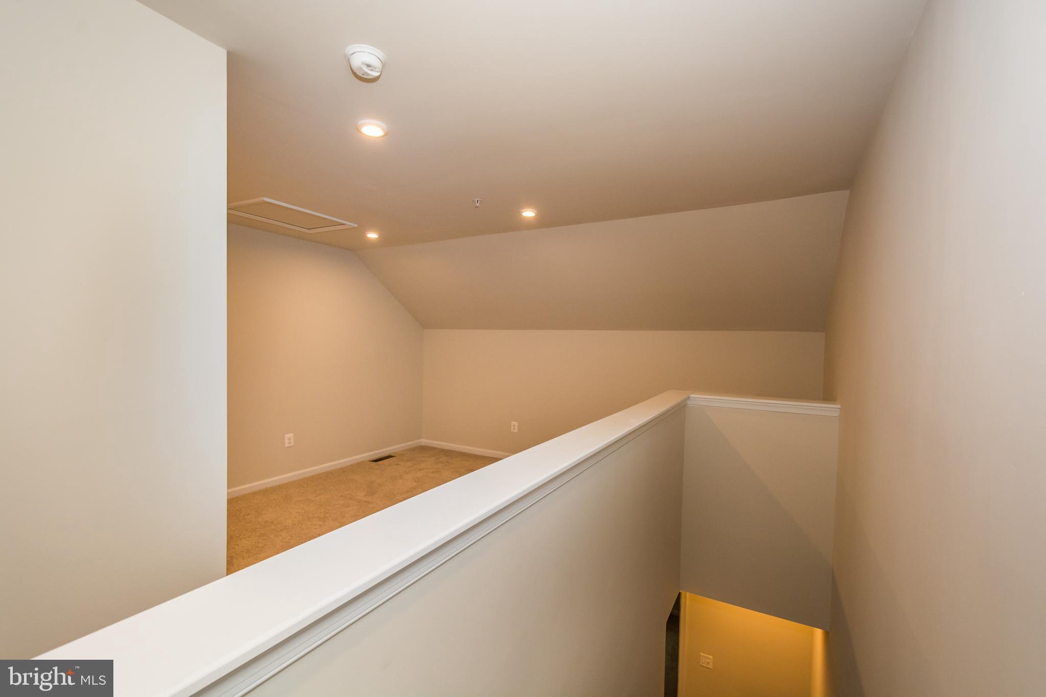 OLDHAM CROSSING - Residential Lease