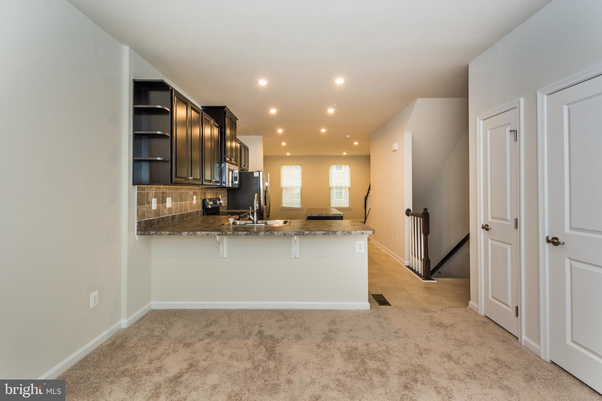 OLDHAM CROSSING - Residential Lease