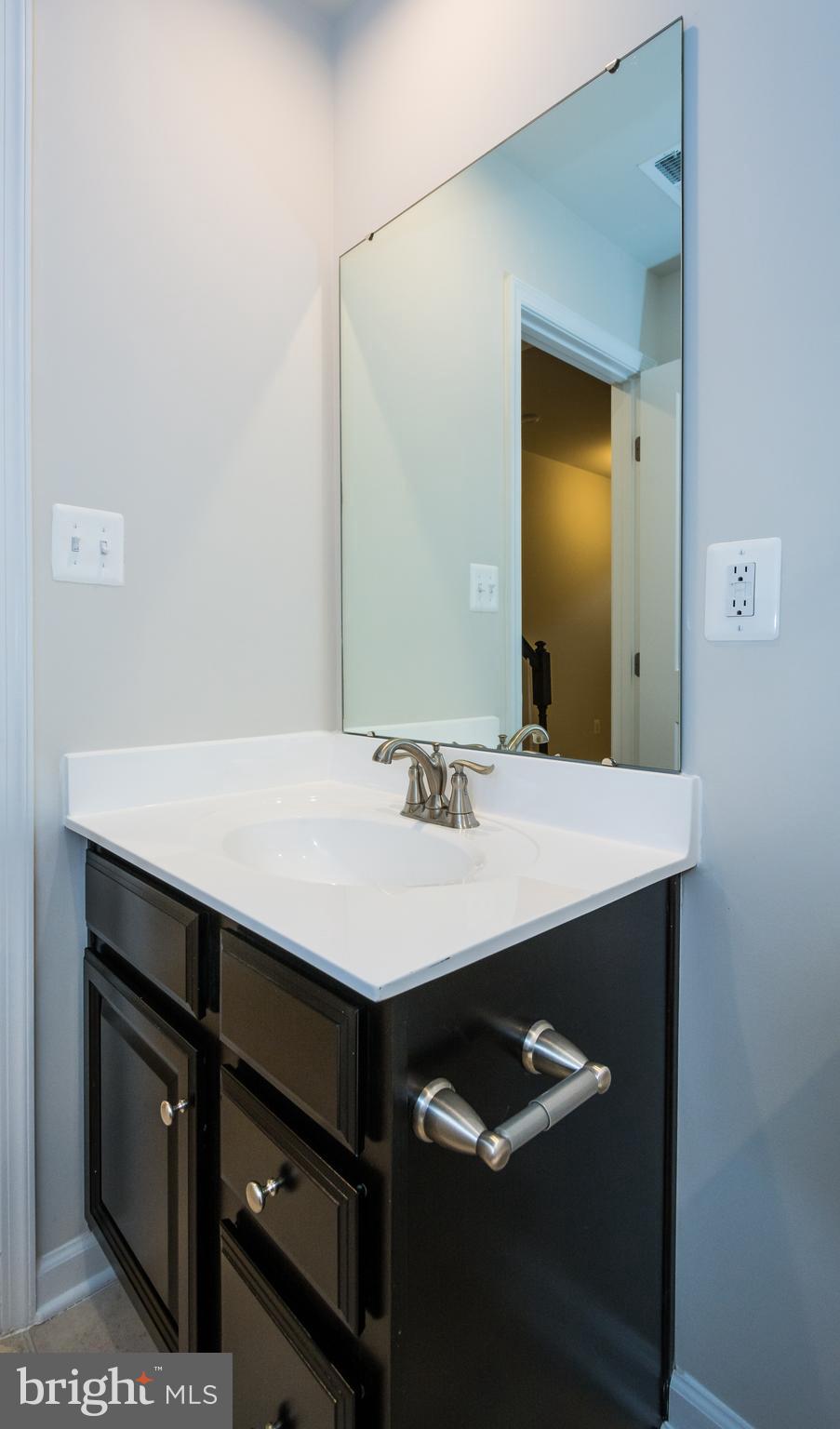 OLDHAM CROSSING - Residential Lease