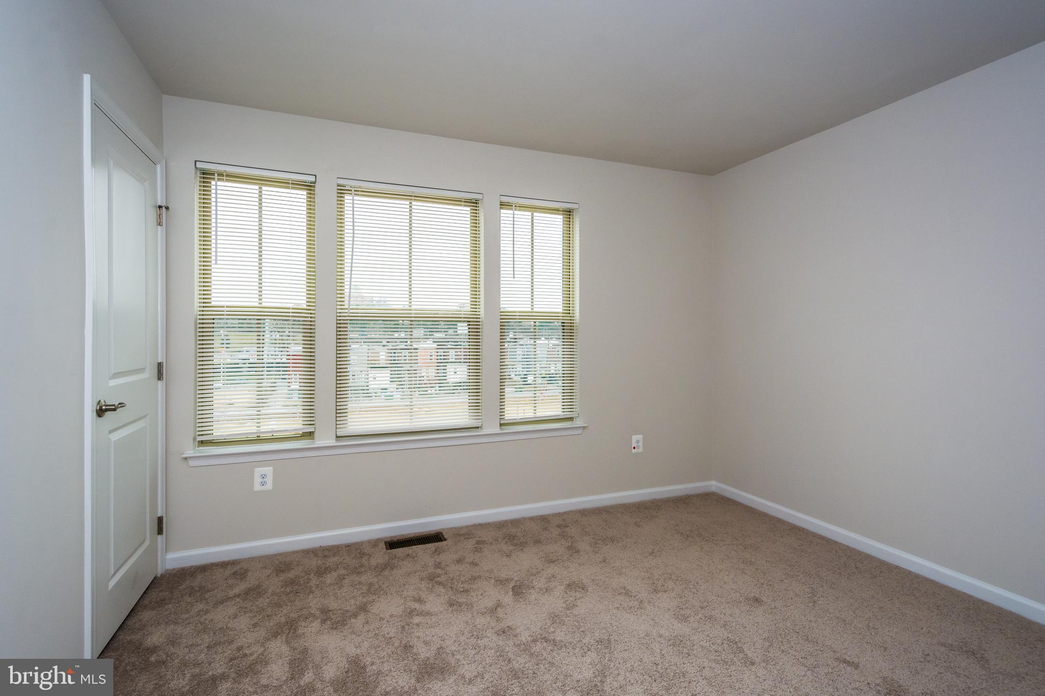 OLDHAM CROSSING - Residential Lease