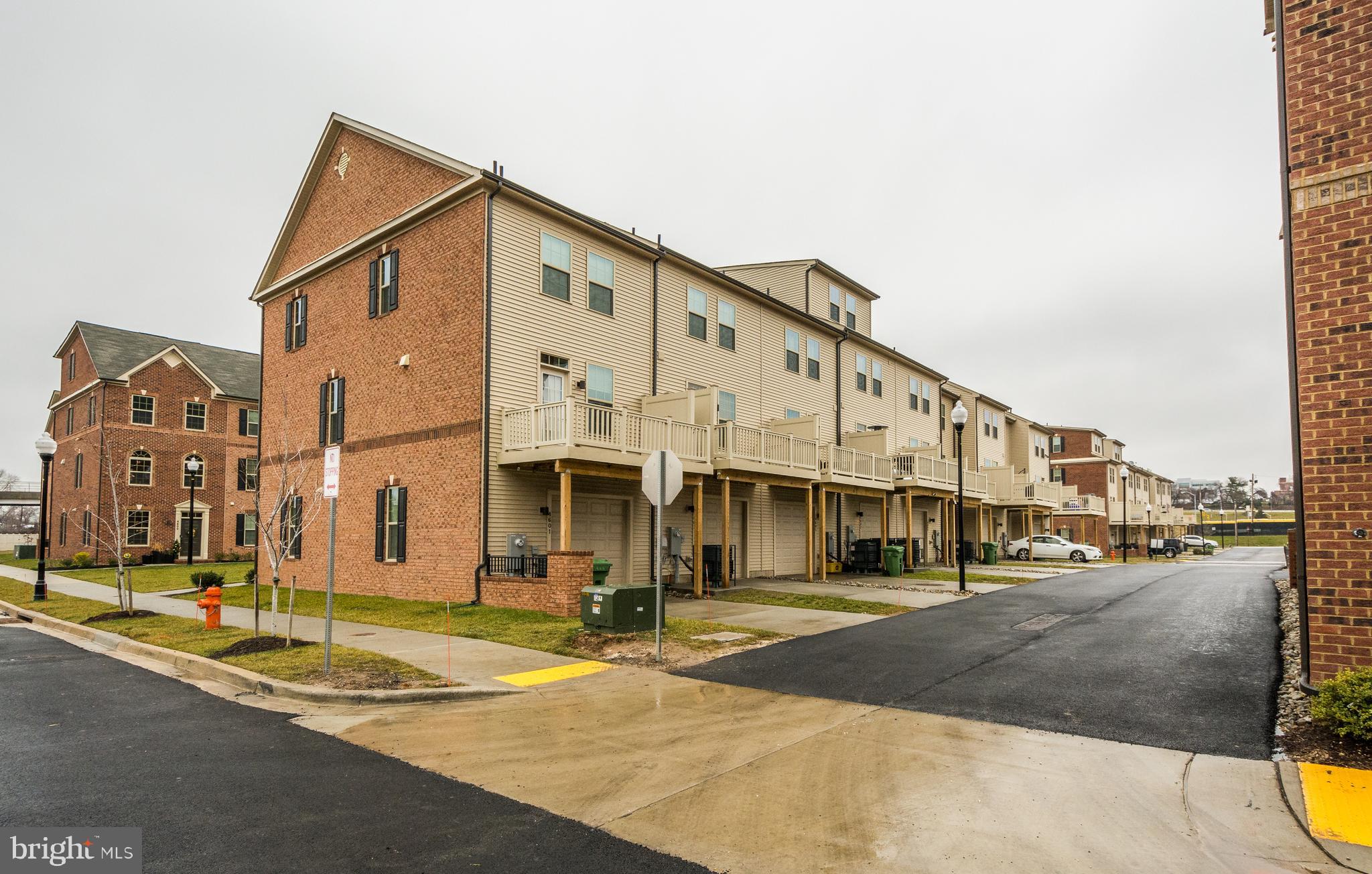 OLDHAM CROSSING - Residential Lease