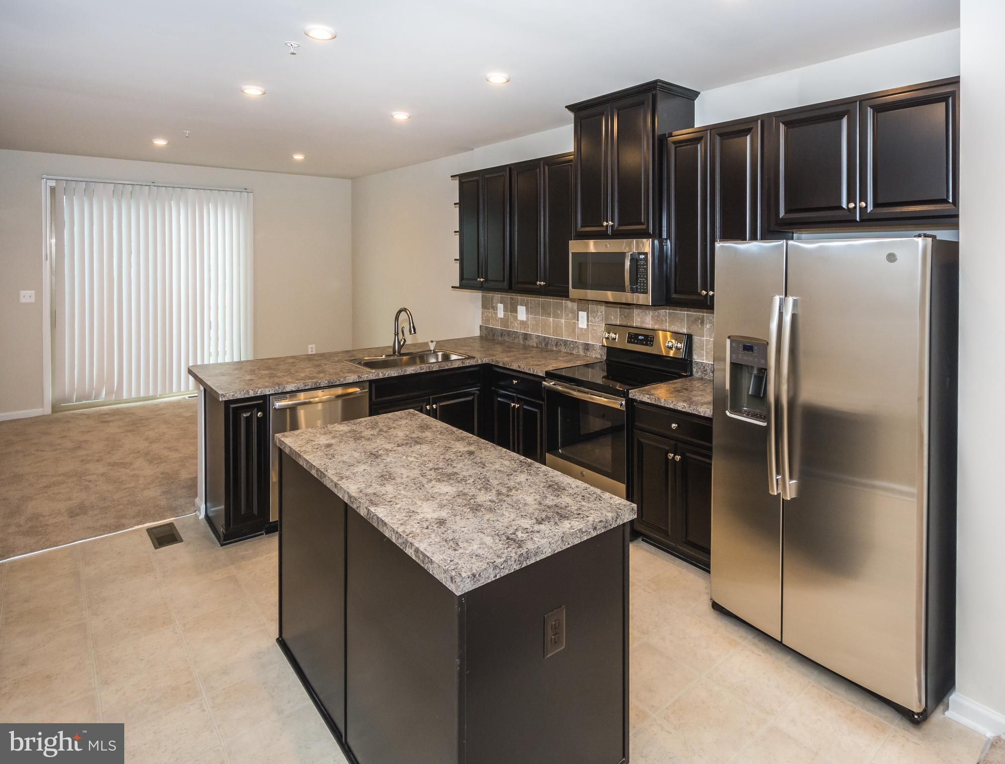 OLDHAM CROSSING - Residential Lease