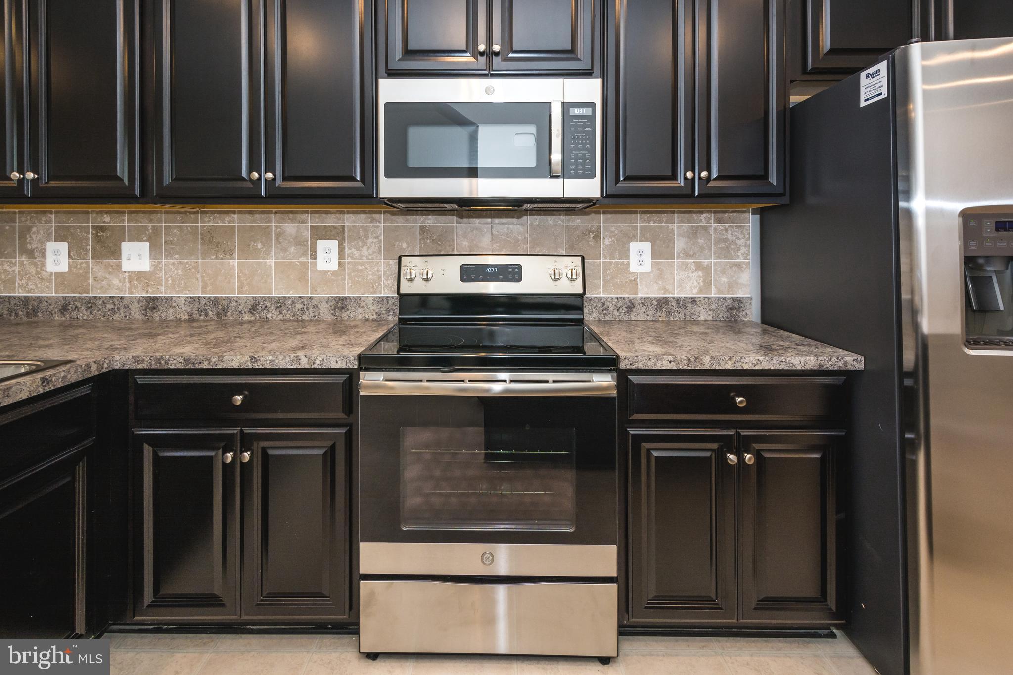 OLDHAM CROSSING - Residential Lease