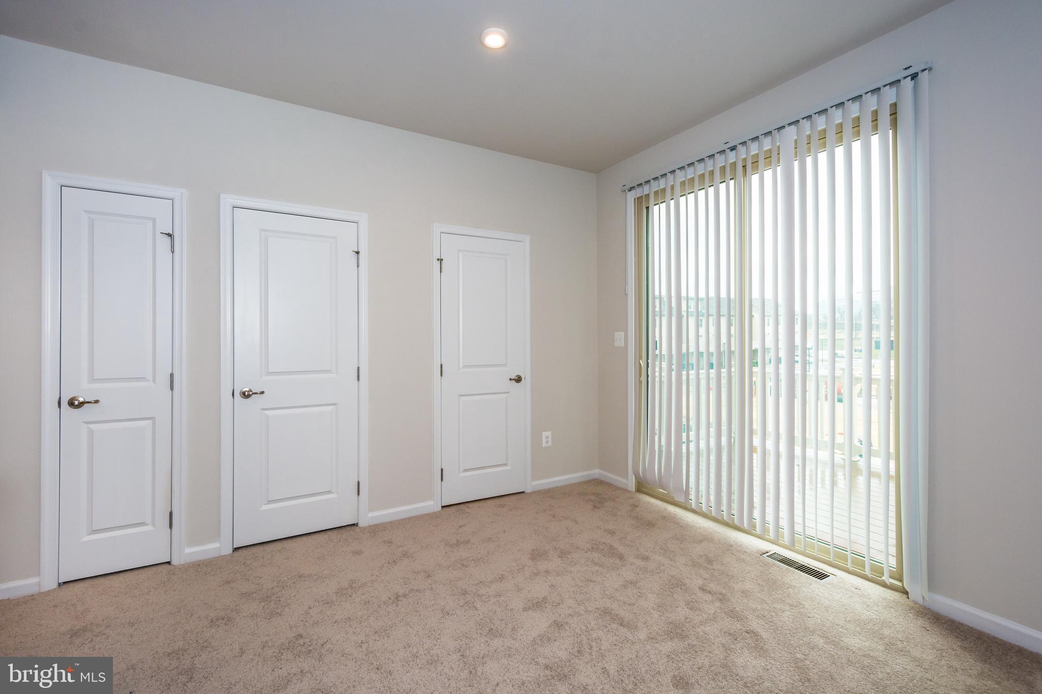 OLDHAM CROSSING - Residential Lease