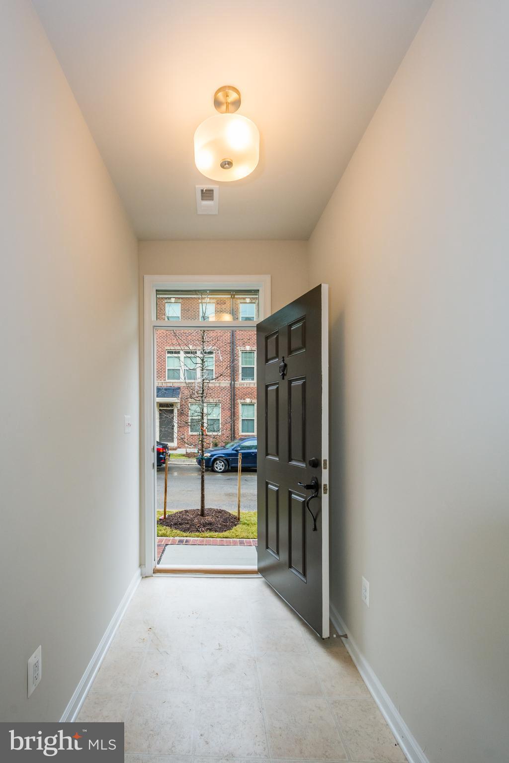 OLDHAM CROSSING - Residential Lease