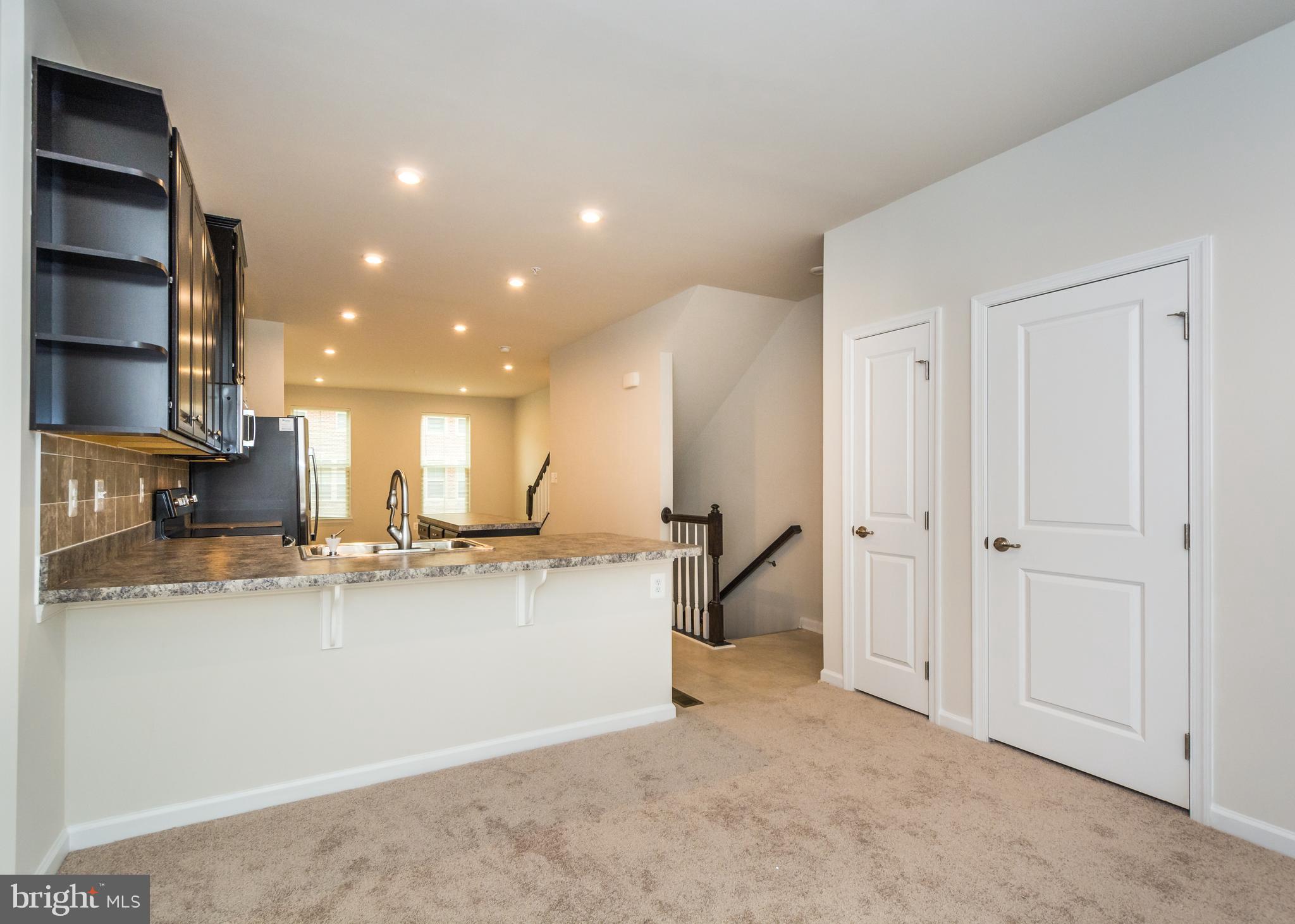 OLDHAM CROSSING - Residential Lease