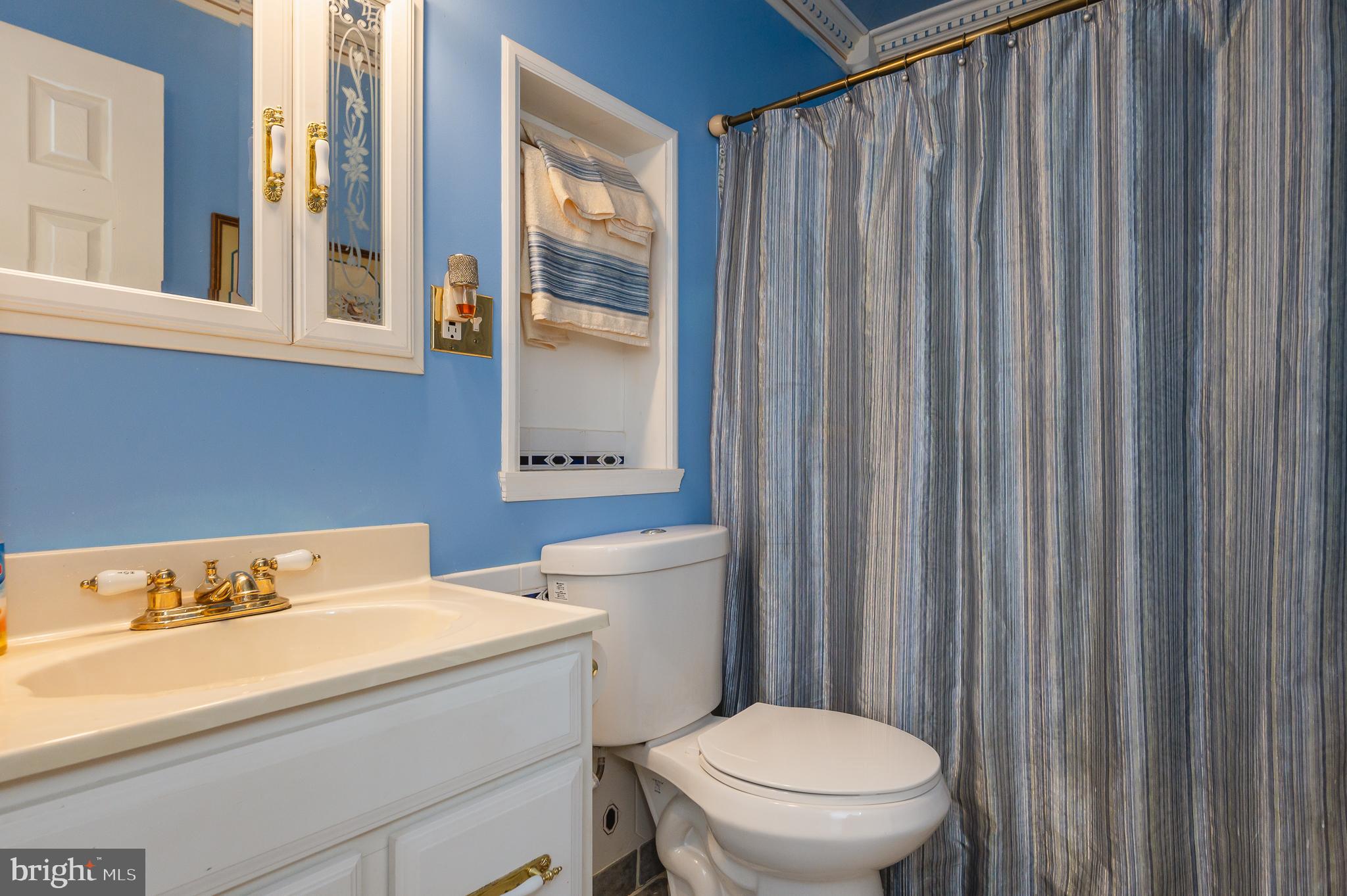 BRENTWOOD SQUARE - Residential