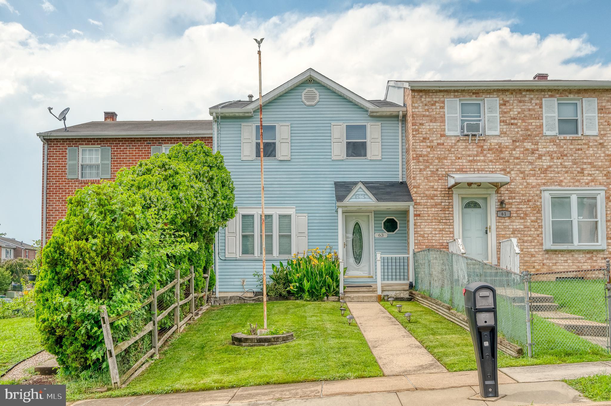 BRENTWOOD SQUARE - Residential