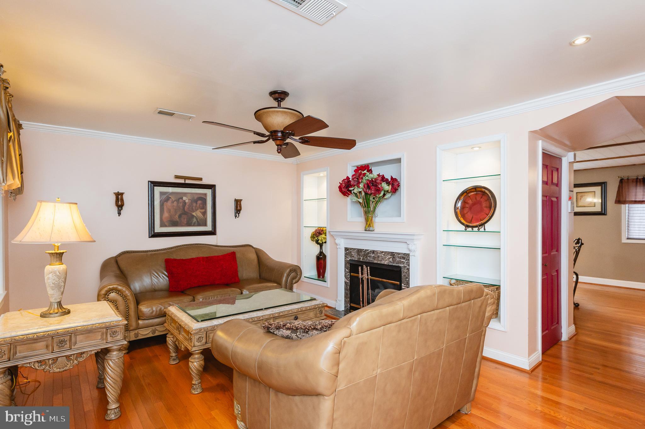 BRENTWOOD SQUARE - Residential