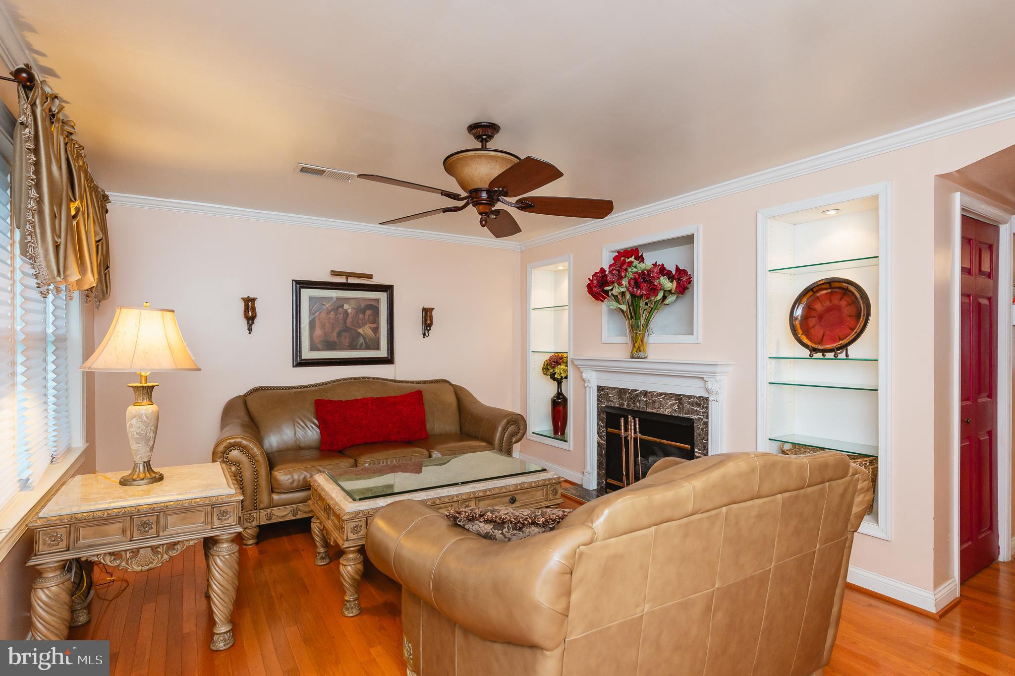 BRENTWOOD SQUARE - Residential