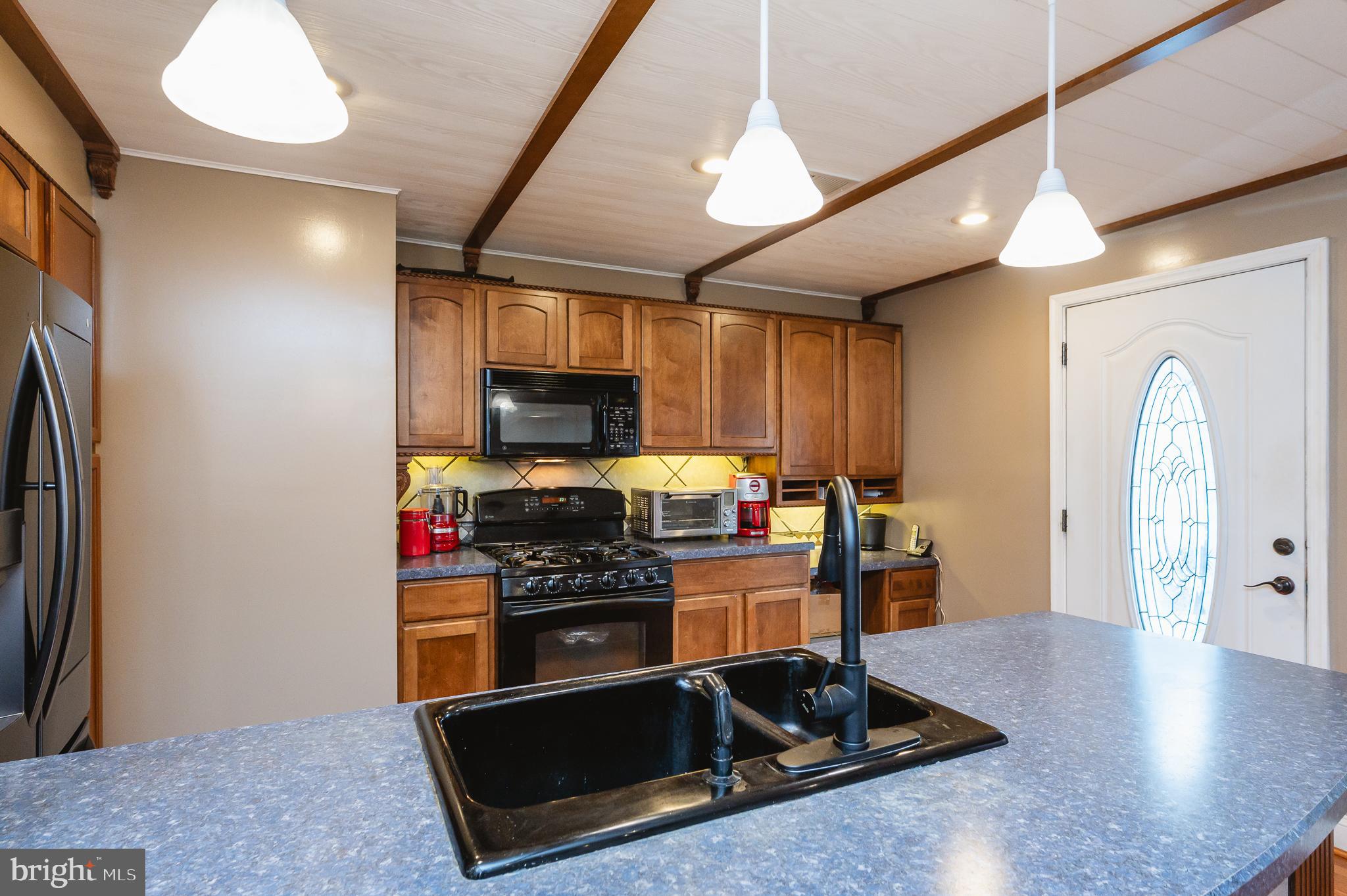 BRENTWOOD SQUARE - Residential