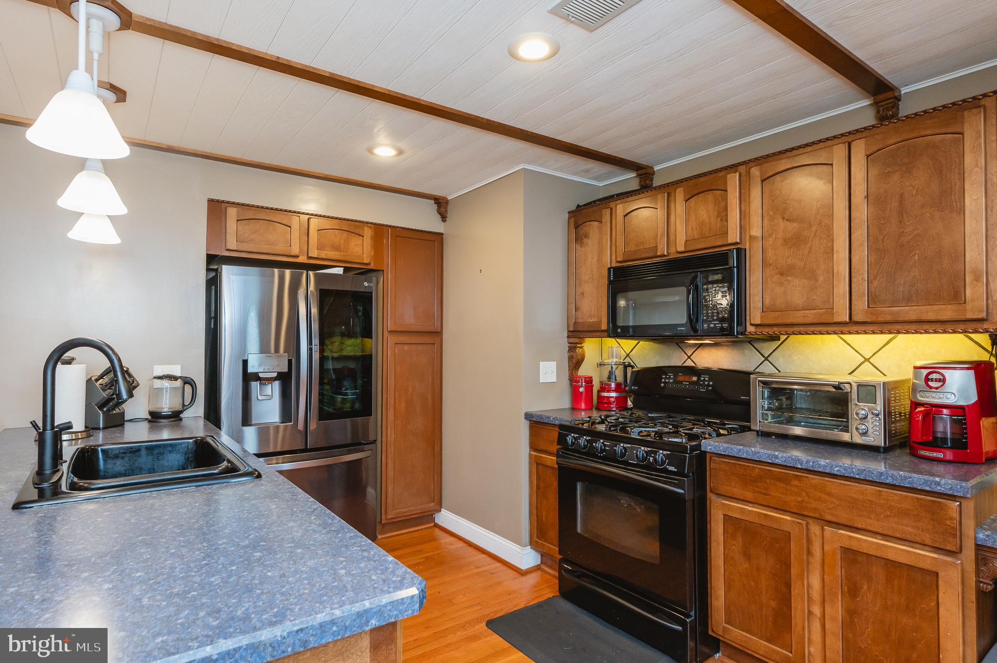 BRENTWOOD SQUARE - Residential